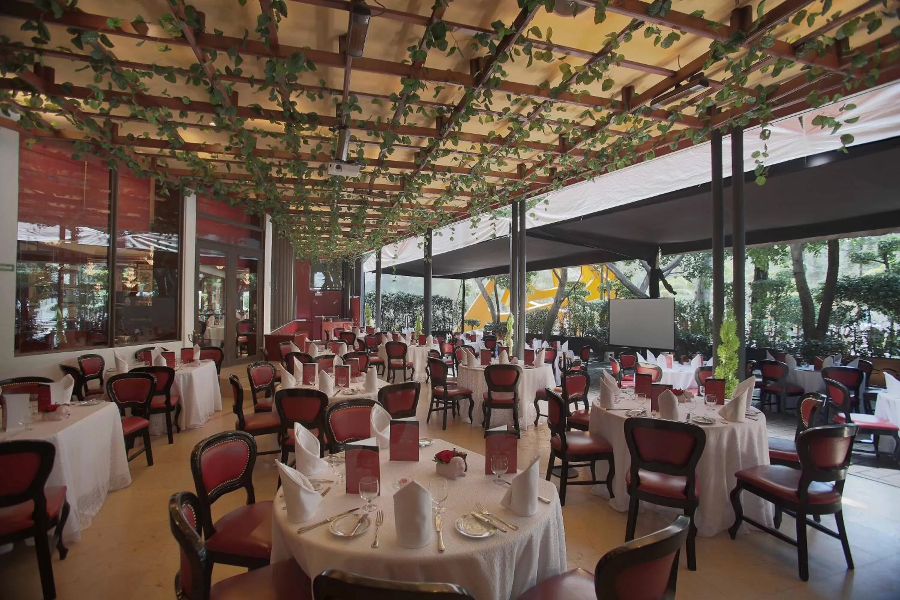 Restaurant/places to eat in Presidente InterContinental Mexico City by IHG