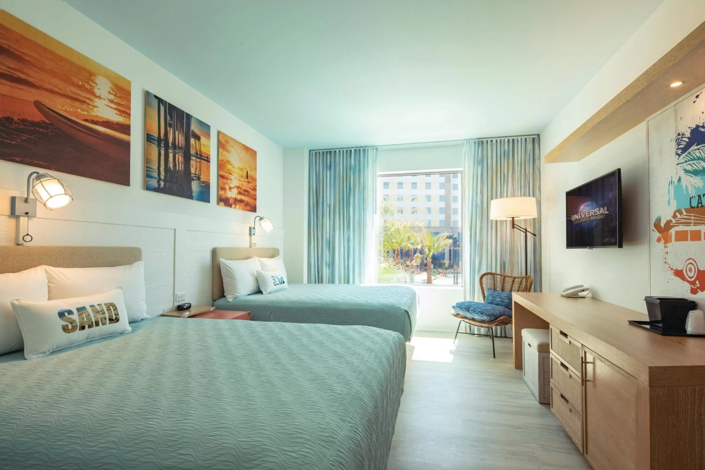 Bedroom, Bed in Universal’s Endless Summer Resort – Dockside Inn and Suites