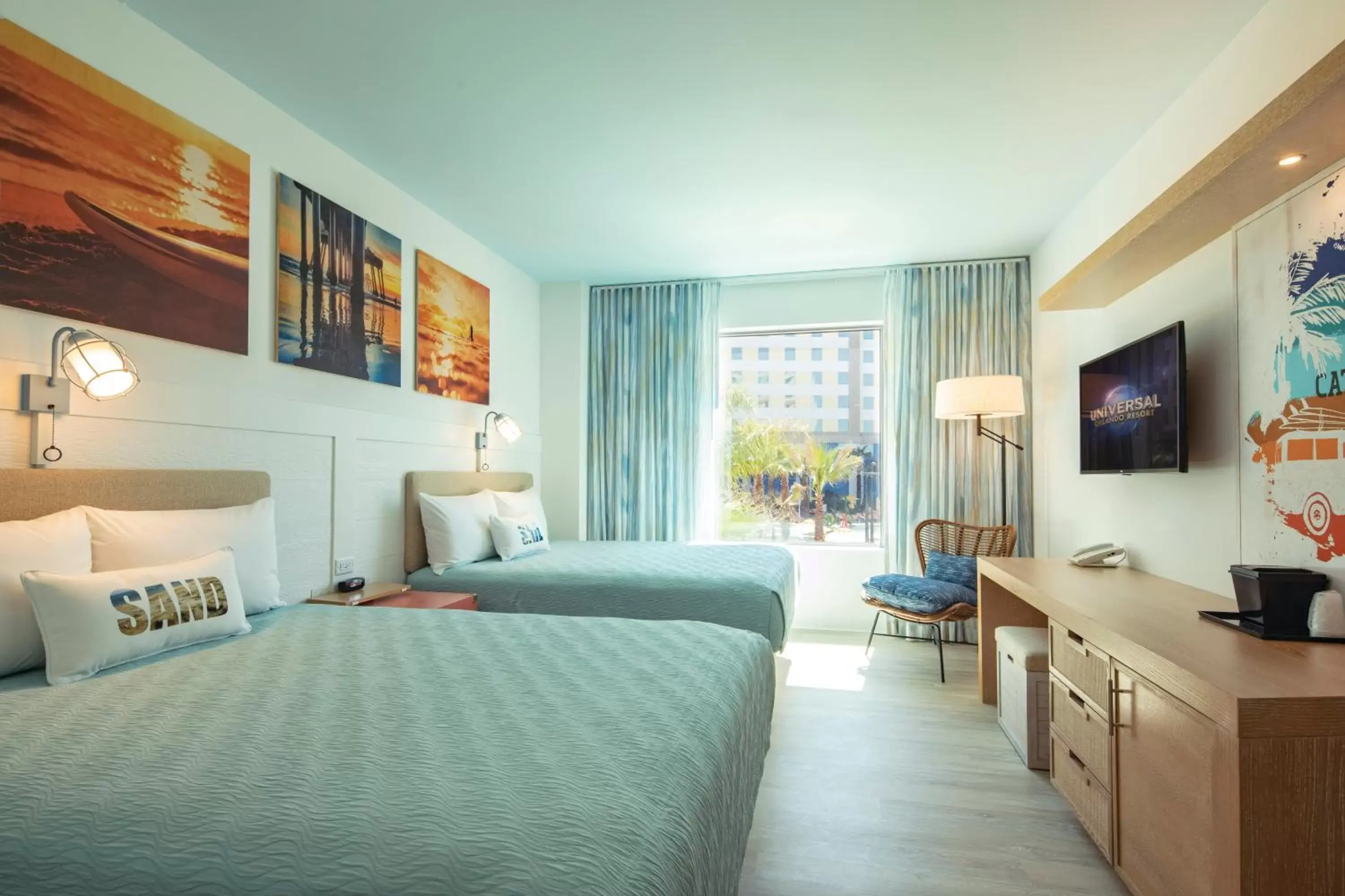 Bedroom in Universal’s Endless Summer Resort – Dockside Inn and Suites