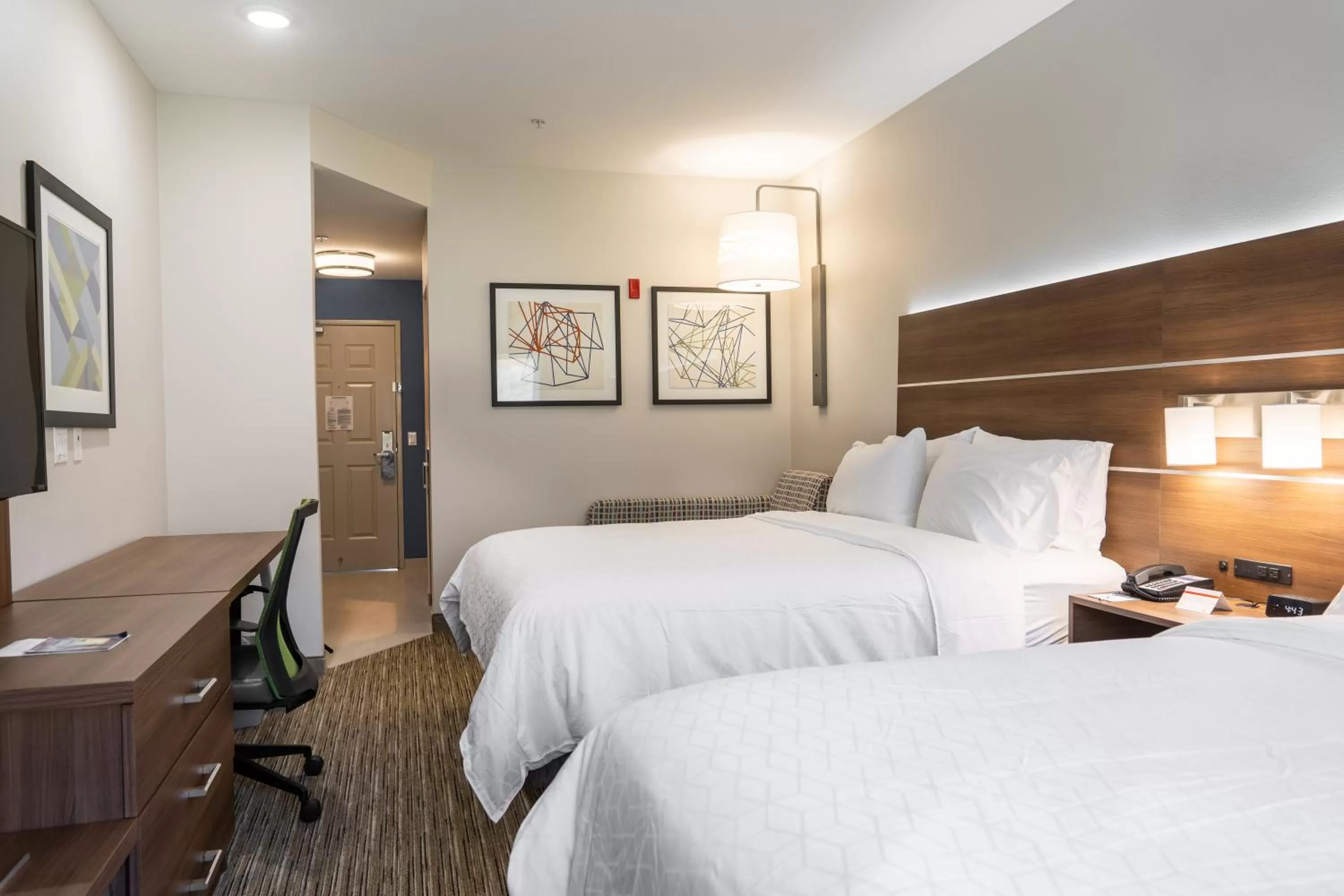 Photo of the whole room, Bed in Holiday Inn Express San Clemente N – Beach Area by IHG