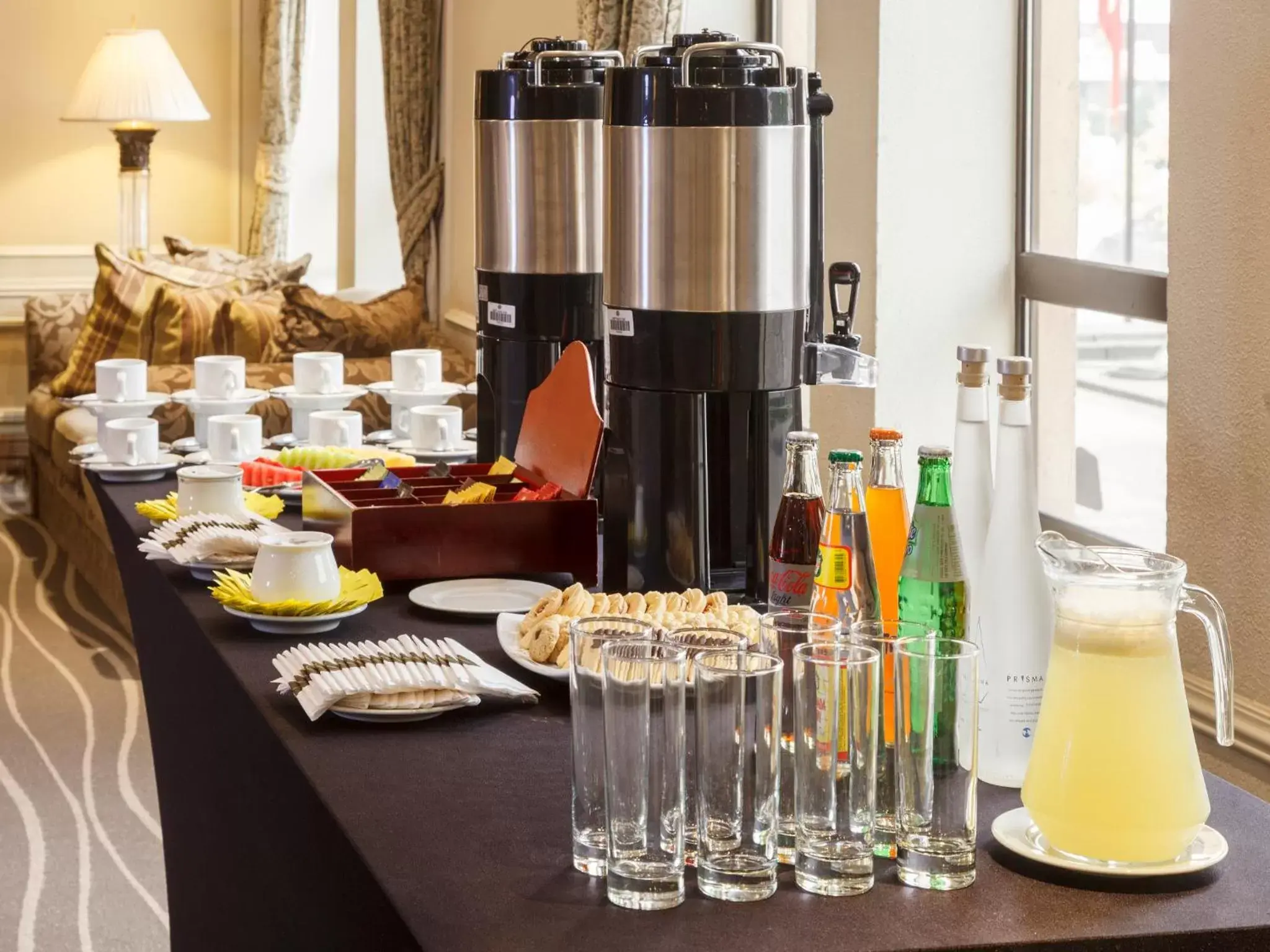 Food and drinks, Coffee/Tea Facilities in Hotel Regal Pacific Santiago