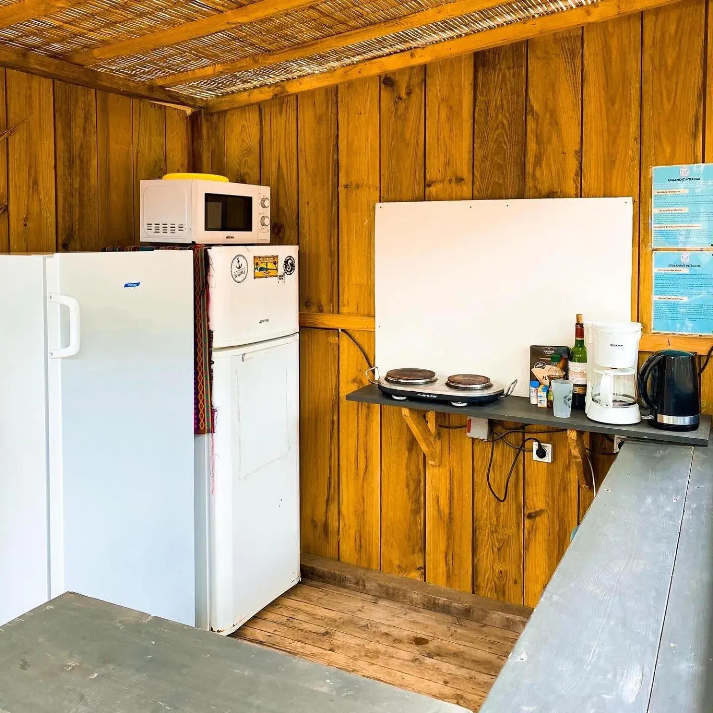 Kitchen/Kitchenette in Hoya Surf Camp