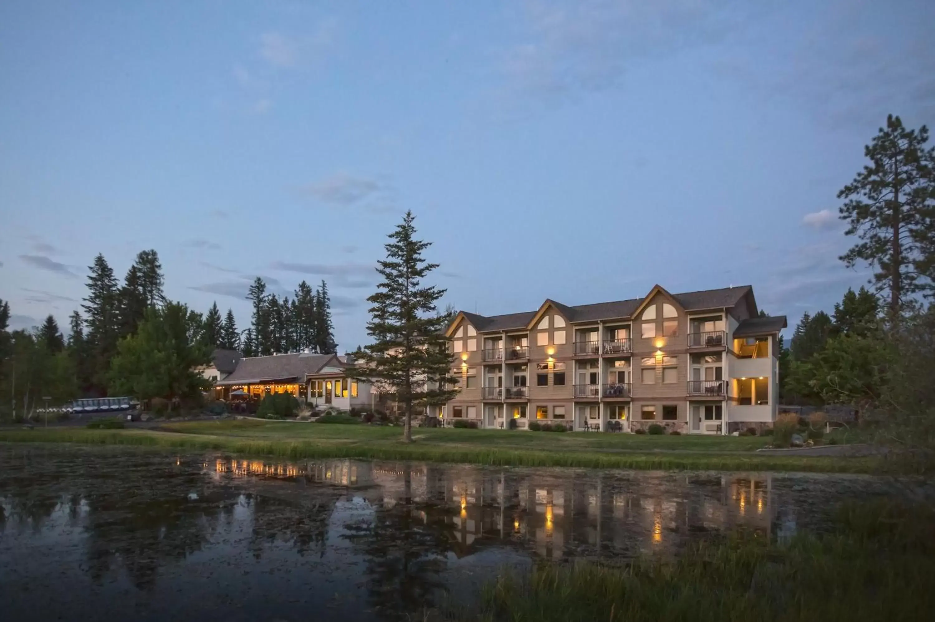 Property Building in Meadow Lake Resort & Condos