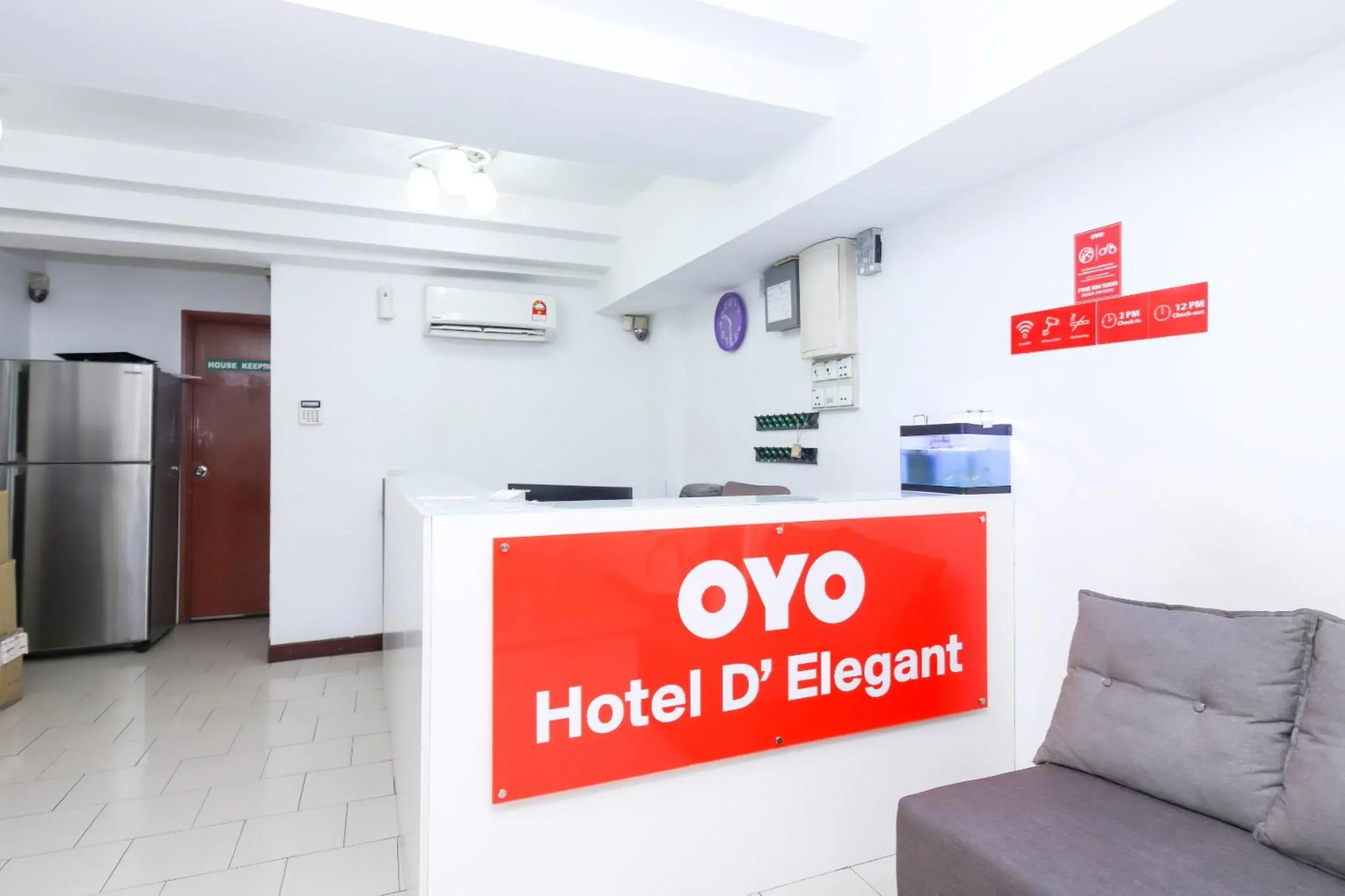 Lobby or reception, Lobby/Reception in OYO 321 Hotel D'Elegant