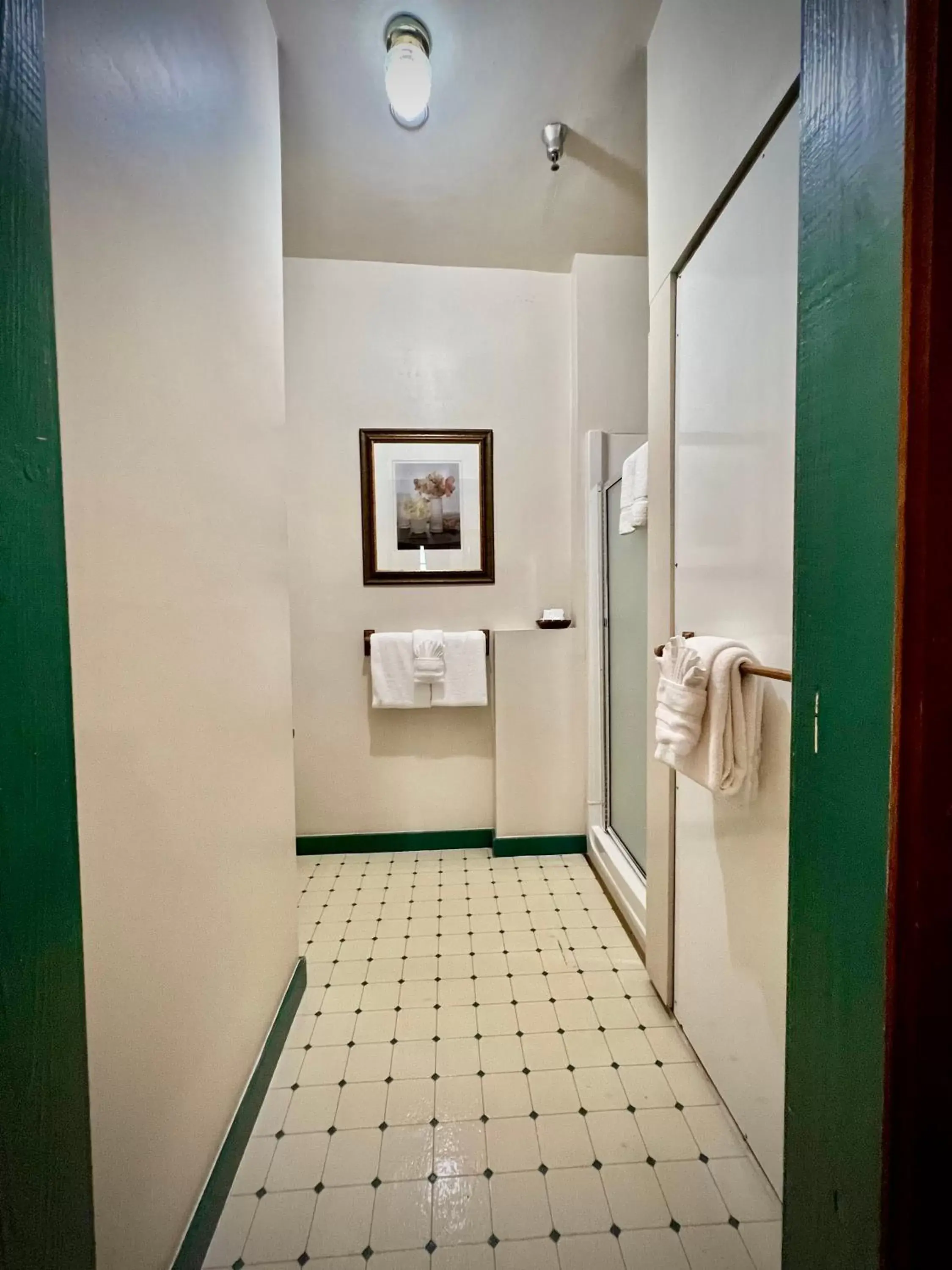 Bathroom in The Monarch Hotel