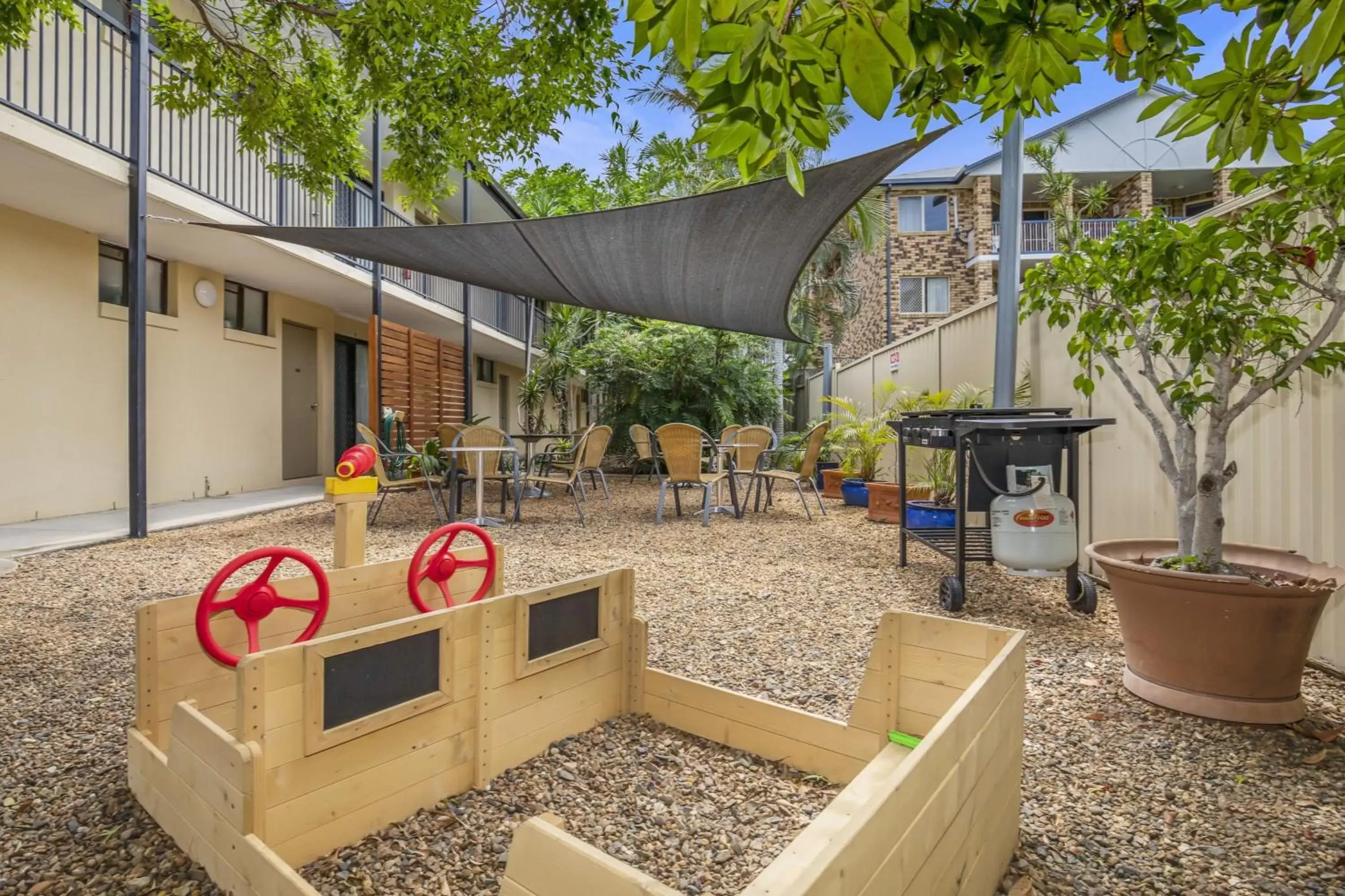 Children play ground in Best Western Airport 85 Motel