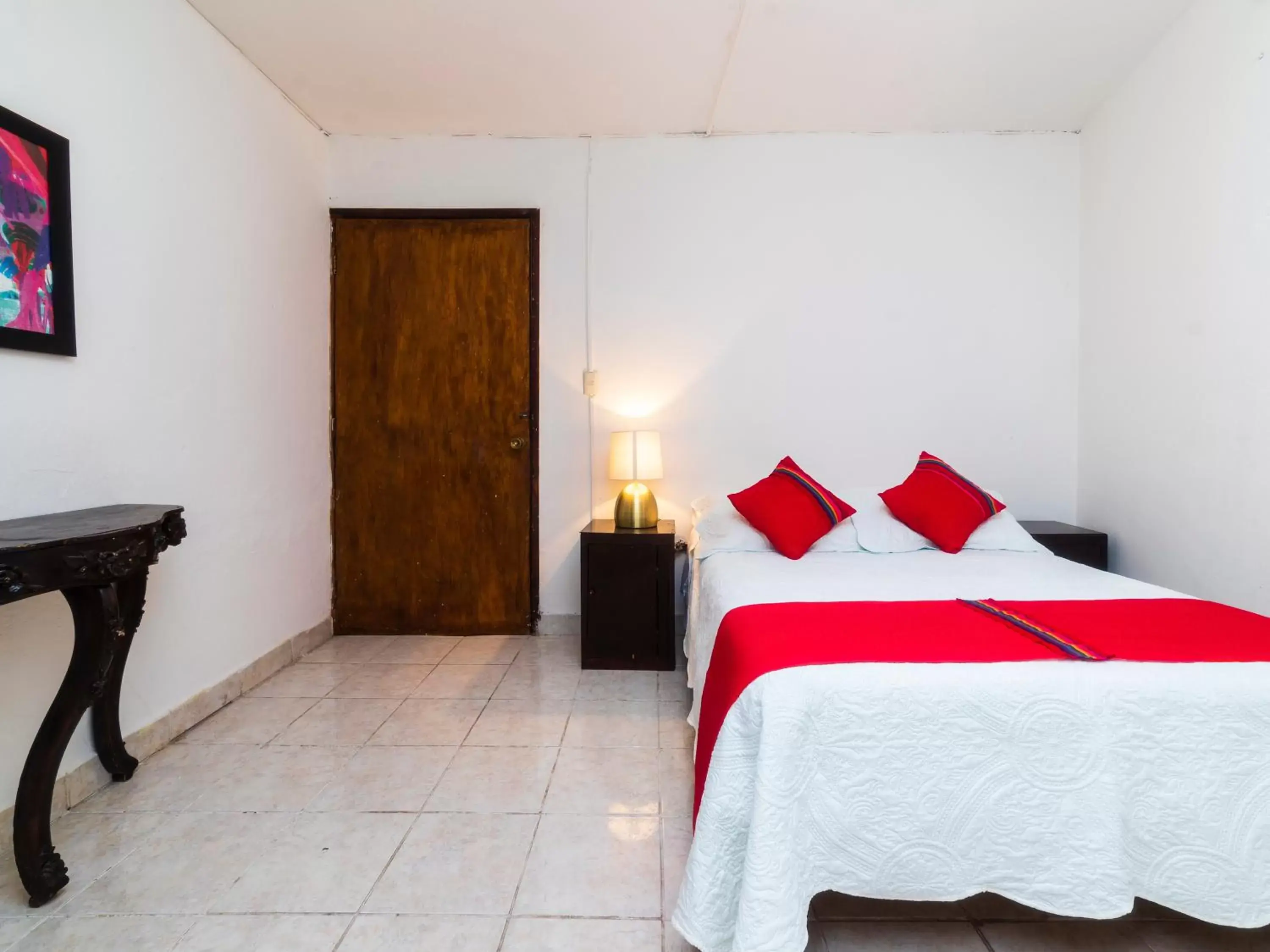 Photo of the whole room, Bed in Los Pueblitos de Guanajuato Hotel