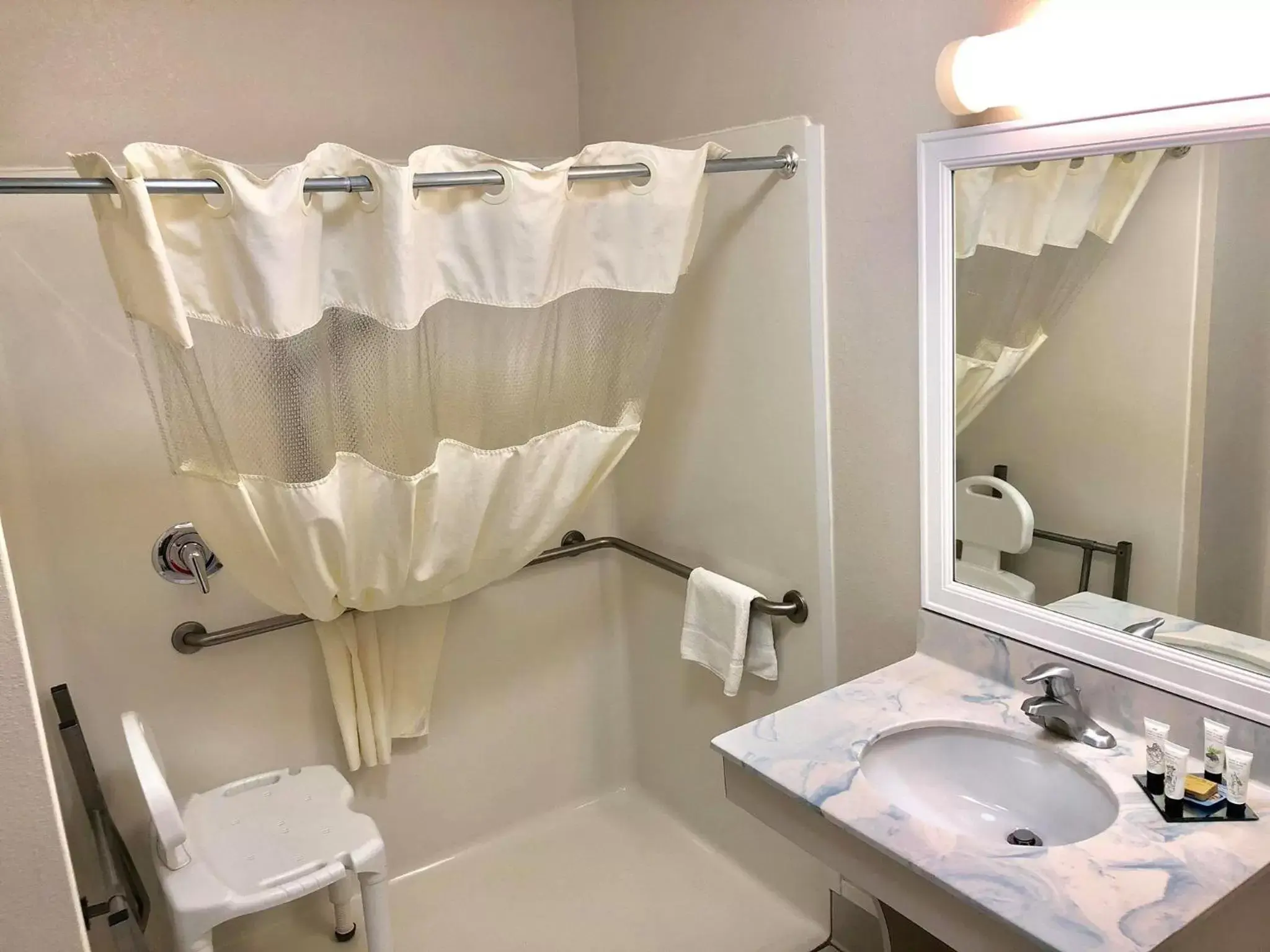 Shower, Bathroom in SureStay Plus Hotel by Best Western Billings