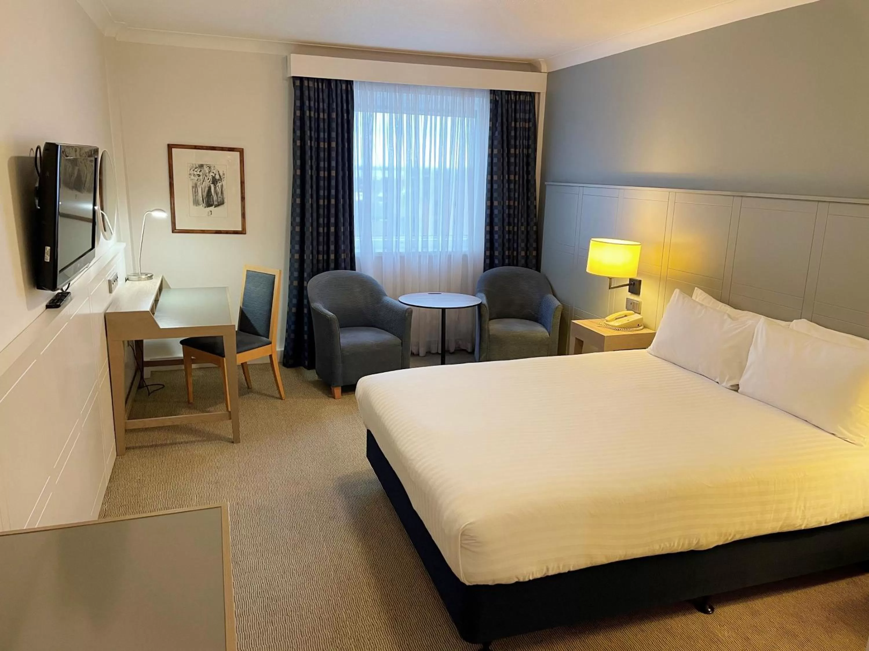 Photo of the whole room, Bed in Holiday Inn Hull Marina by IHG