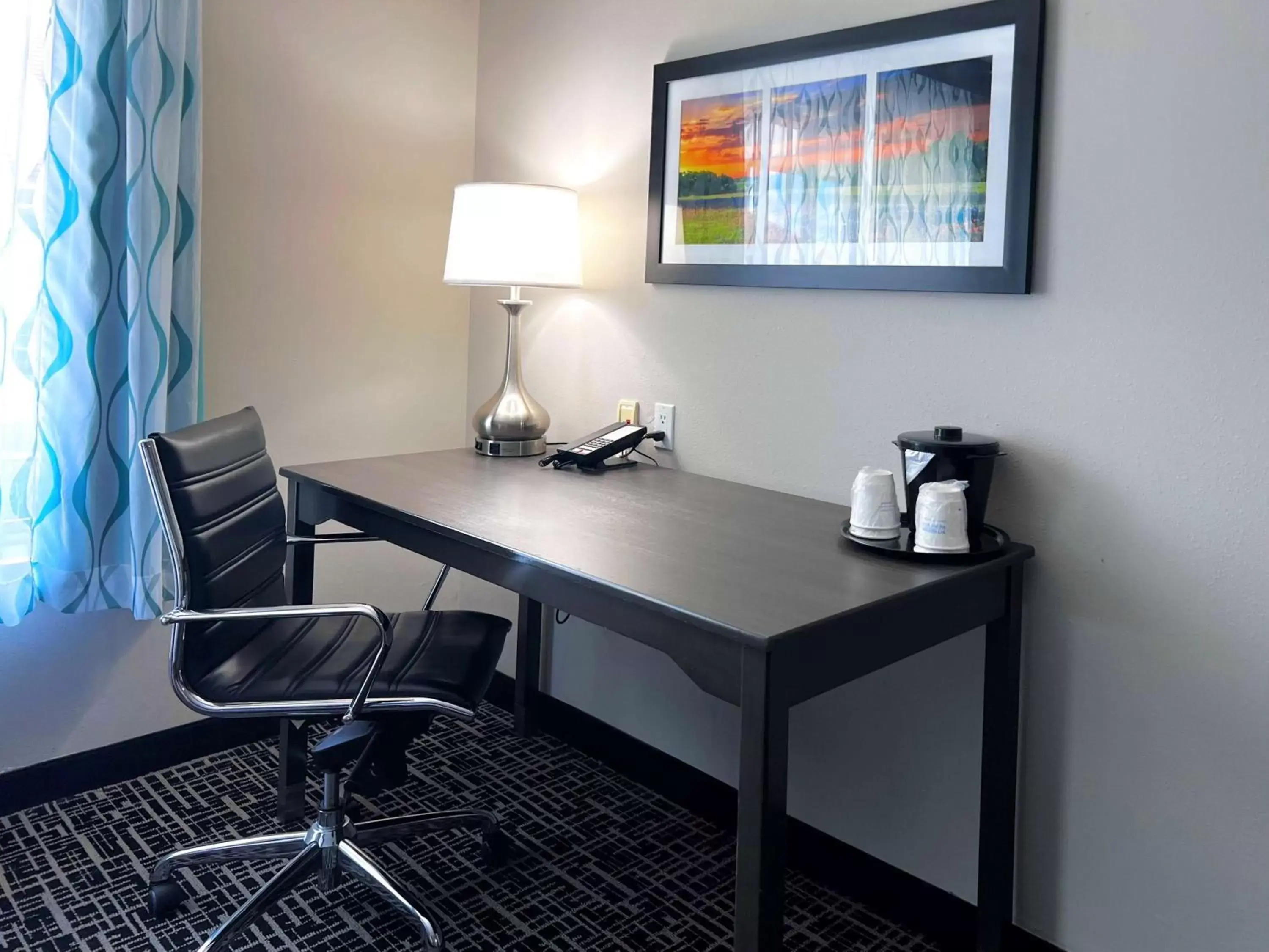 Photo of the whole room, Kitchen/Kitchenette in La Quinta by Wyndham Pharr North McAllen