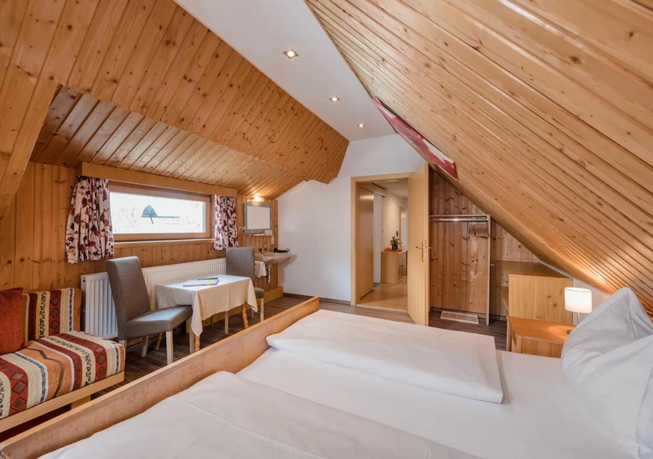 Photo of the whole room, Bed in GRUBERS, Hotel Appartments Gastein