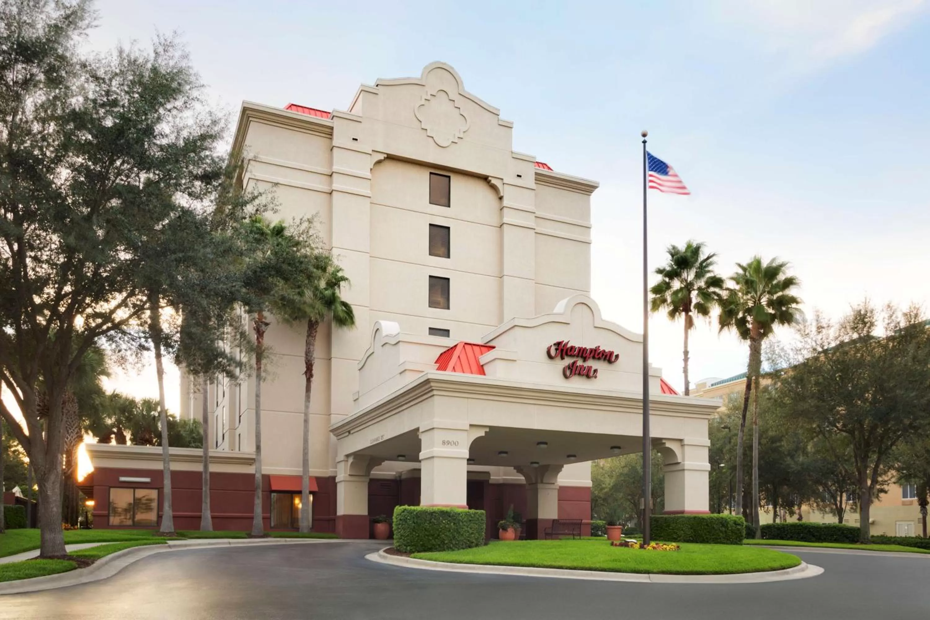 Property building in Hampton Inn Orlando International Drive Convention Center