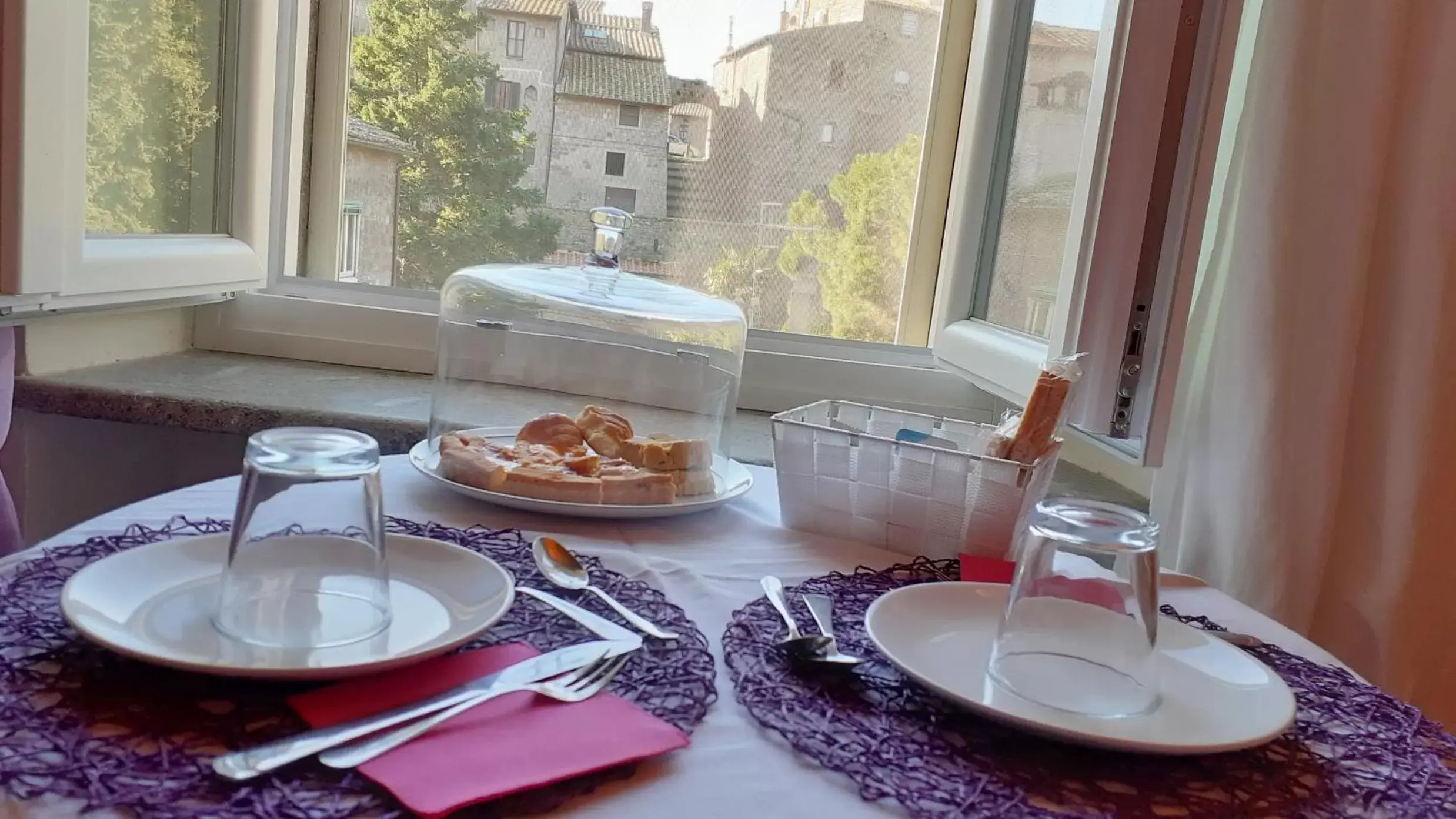 Coffee/tea facilities, Dining Area in Viterbo Antica