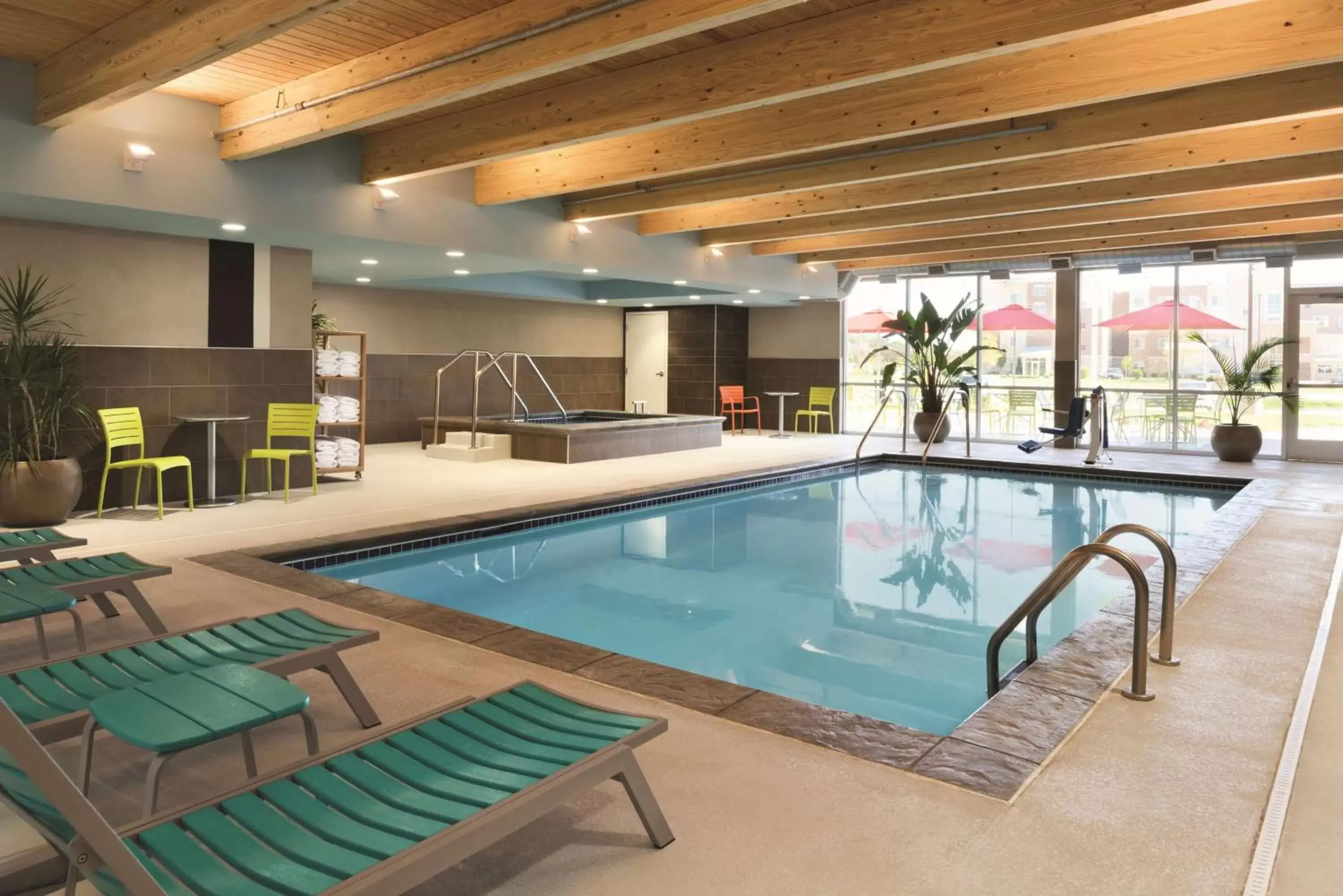 Pool view, Swimming Pool in Home2 Suites By Hilton Iowa City Coralville