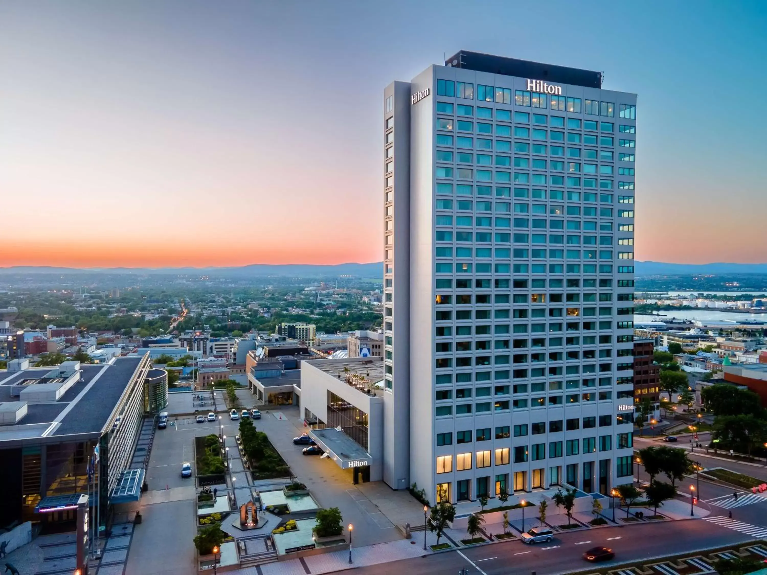 Property building in Hilton Québec