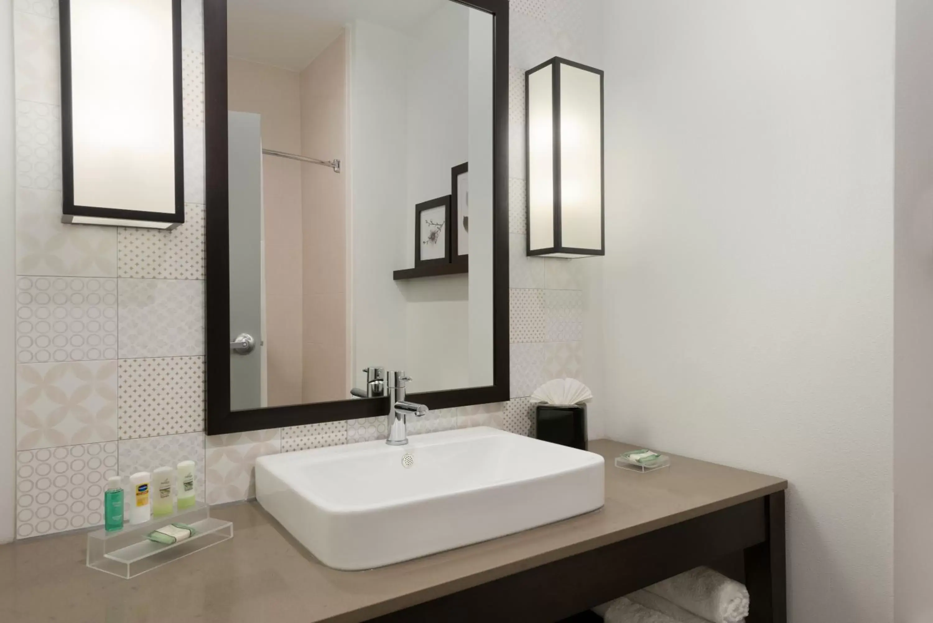 Bathroom in Country Inn & Suites by Radisson, Katy (Houston West), TX
