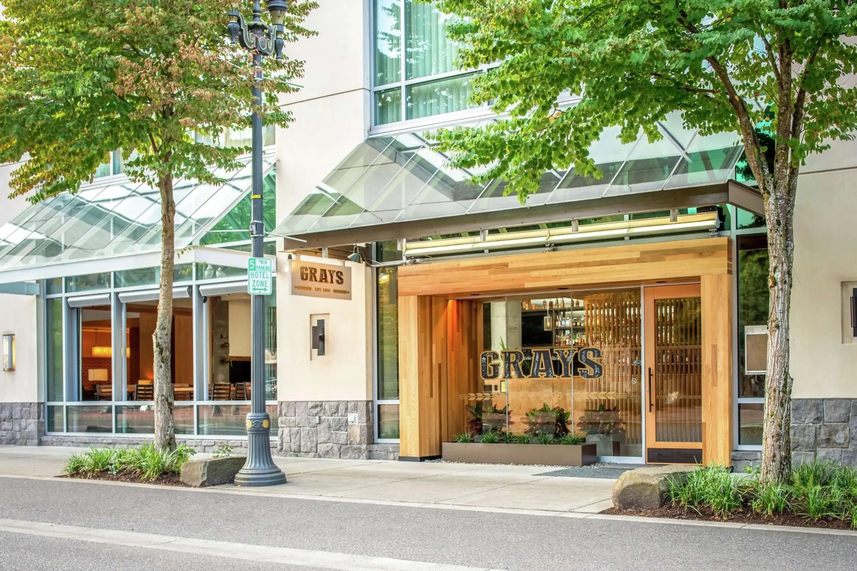 Restaurant/places to eat, Property Building in Hilton Vancouver Washington