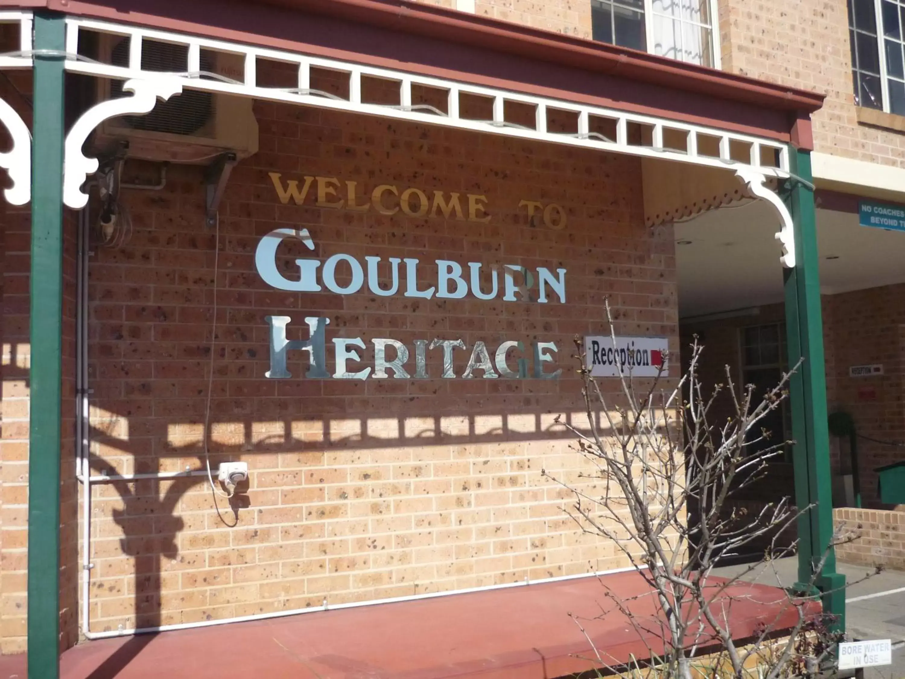 Facade/entrance in Heritage Motor Inn Goulburn