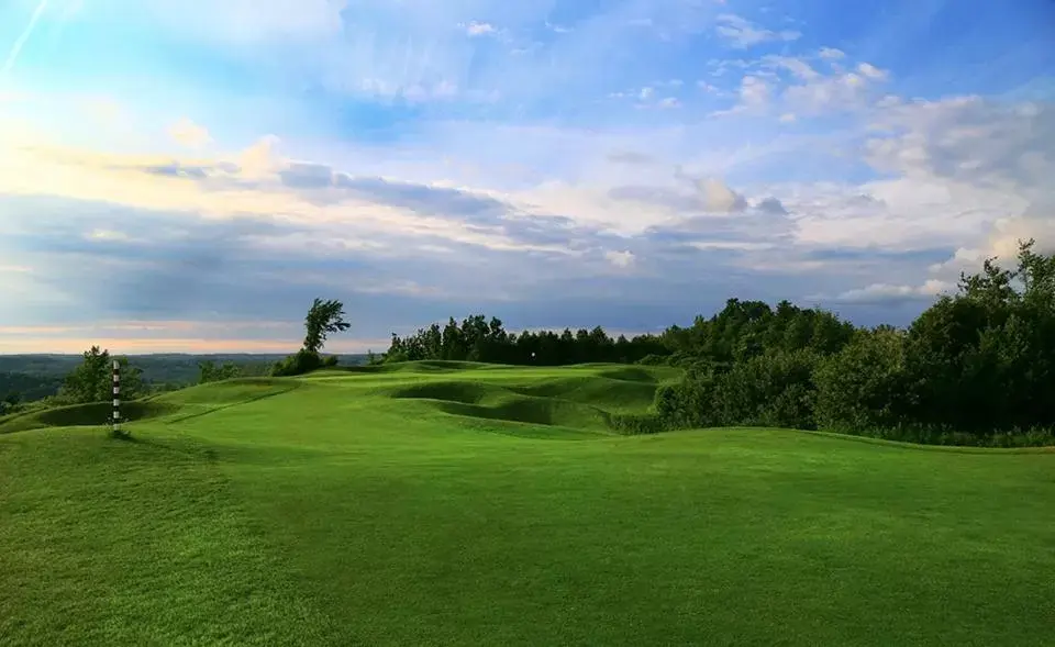 Golf in Hockley Valley Resort