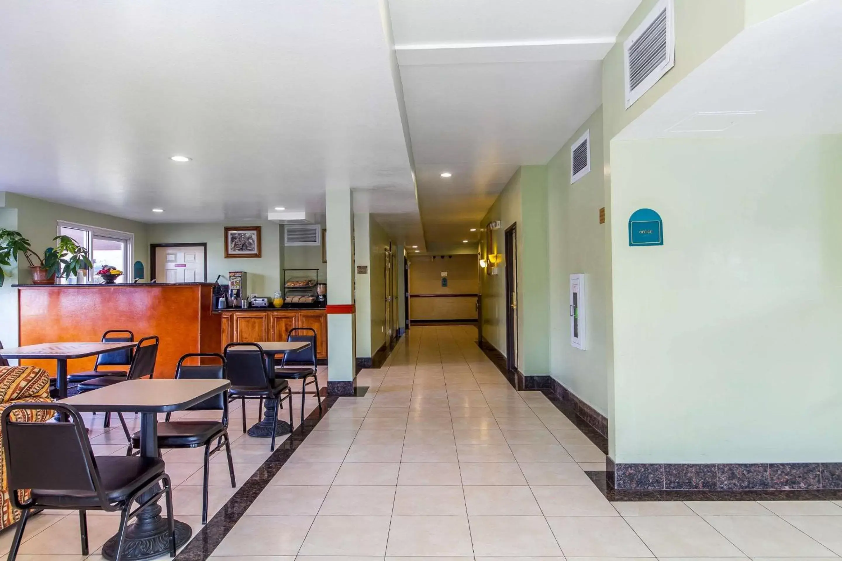 Lobby or reception in Rodeway Inn & Suites