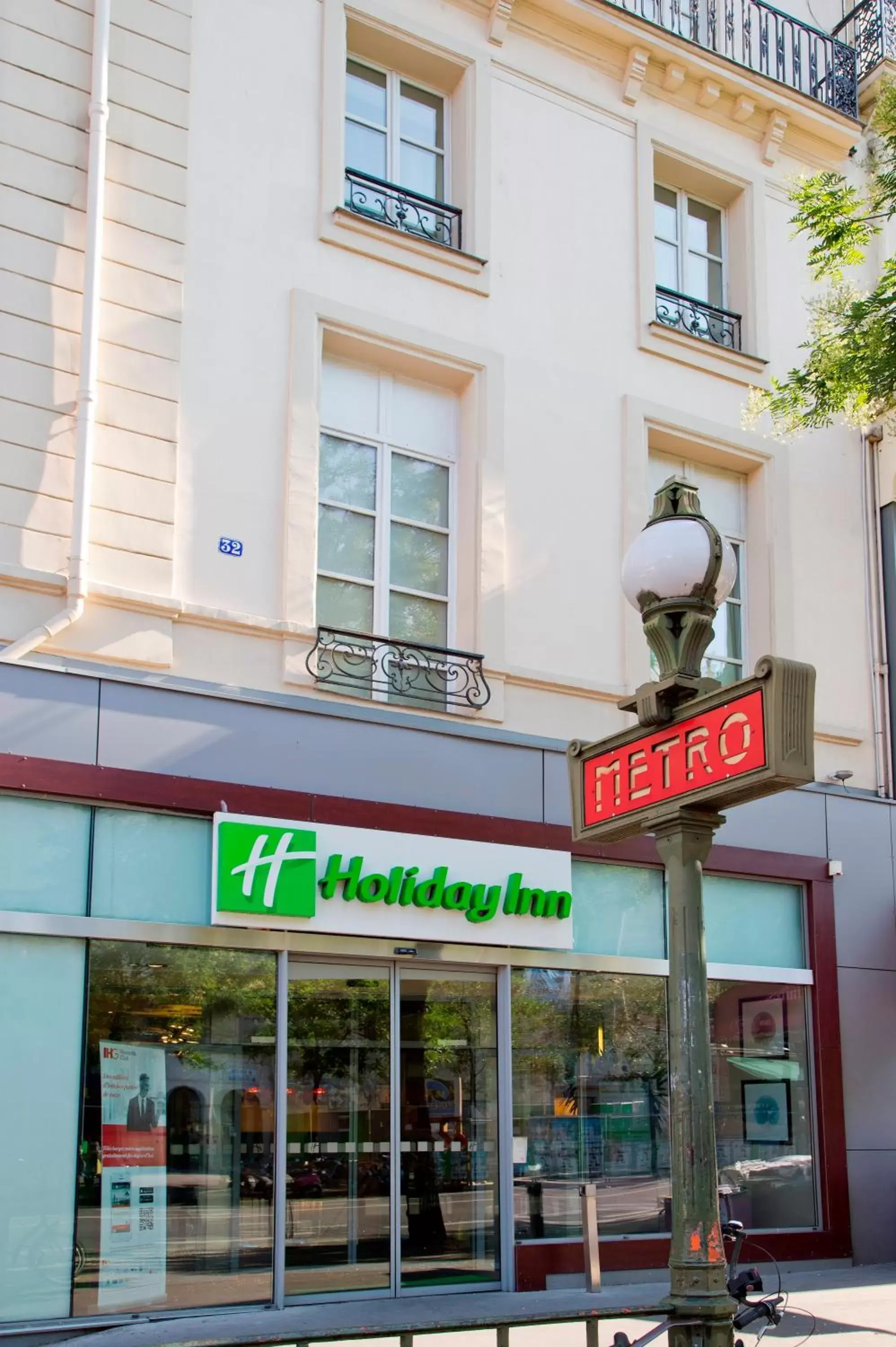 Property building in Holiday Inn Paris Opéra - Grands Boulevards by IHG Property building in Holiday Inn Paris Opéra - Grands Boulevards by IHG