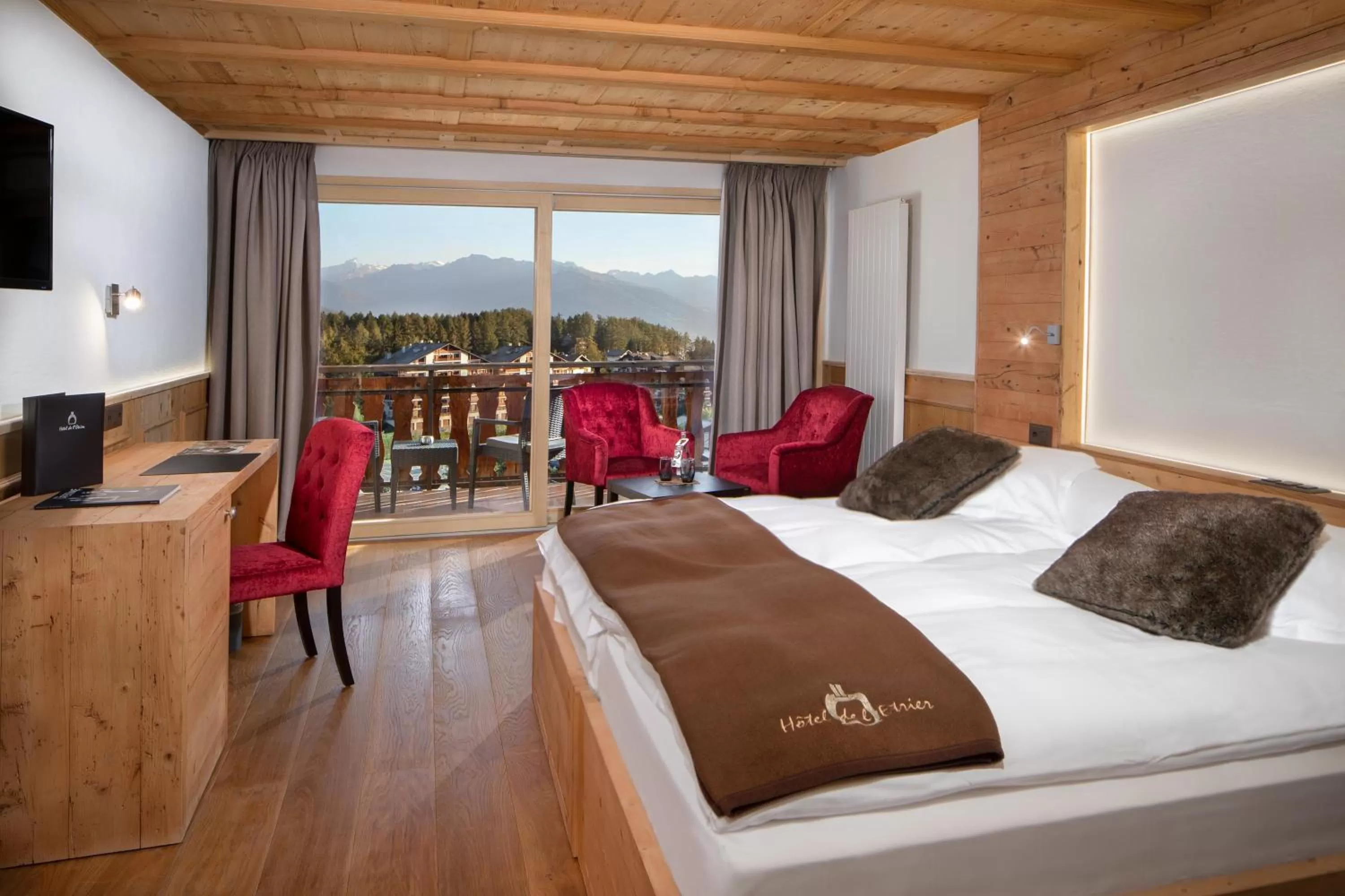 Natural landscape, Bed in Hotel Etrier