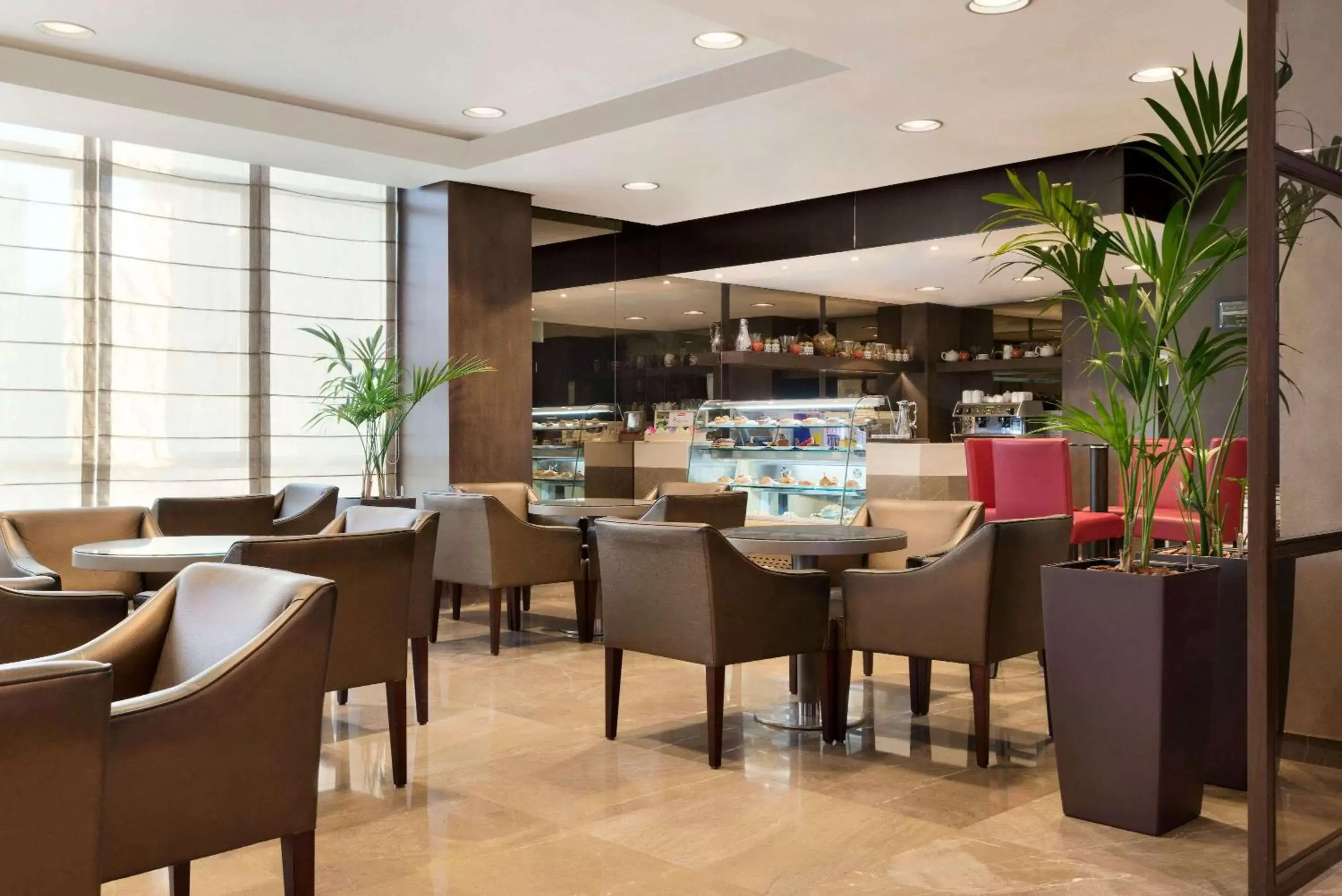 Restaurant/places to eat, Lounge/Bar in Ramada Downtown Abu Dhabi