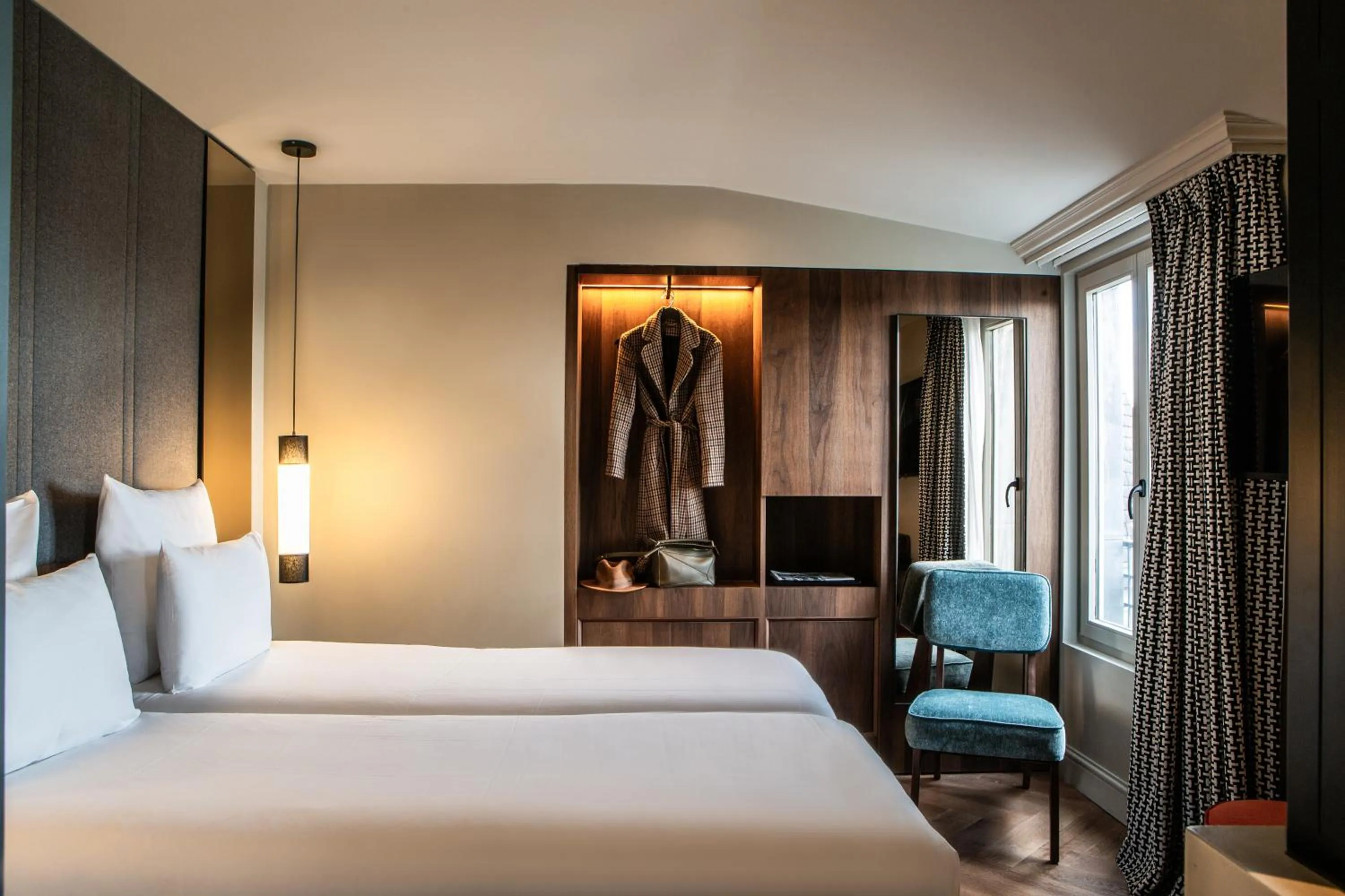 Bed in ibis Styles Paris Gare du Nord TGV