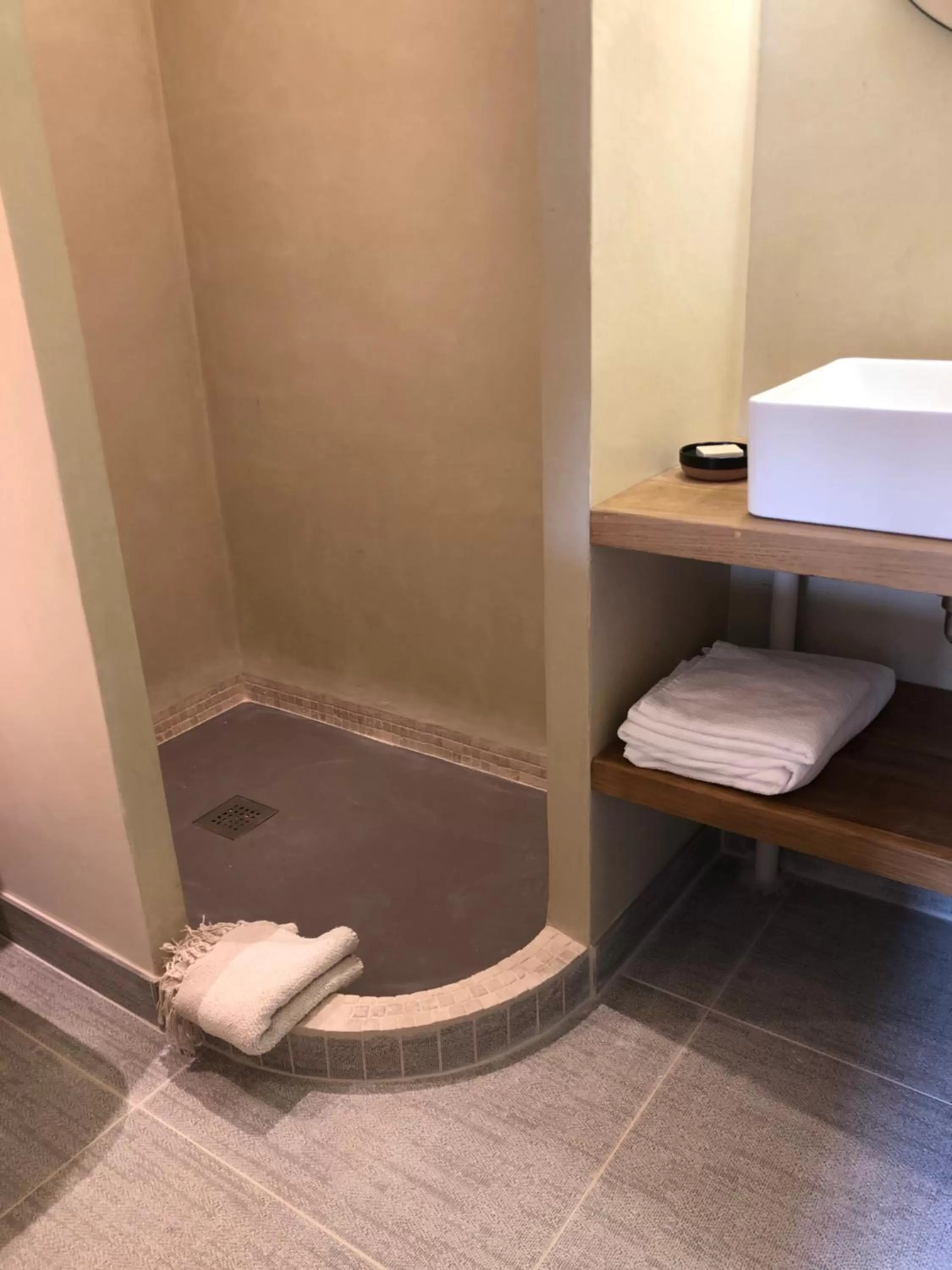 Bathroom in Fleurs de lin