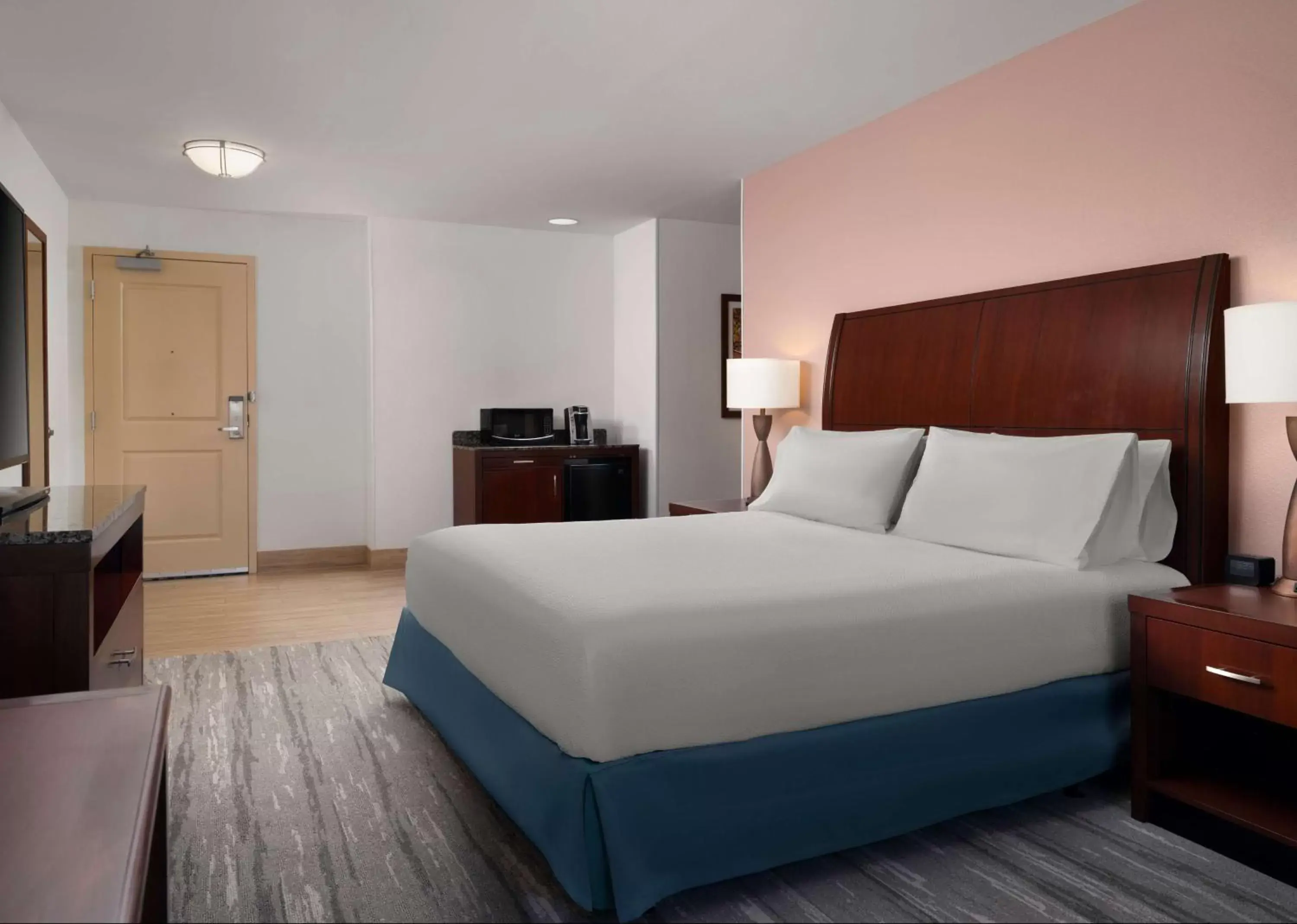 King Room - Disability Access with Tub in Hilton Garden Inn Ann Arbor King Room - Disability Access with Tub in Hilton Garden Inn Ann Arbor