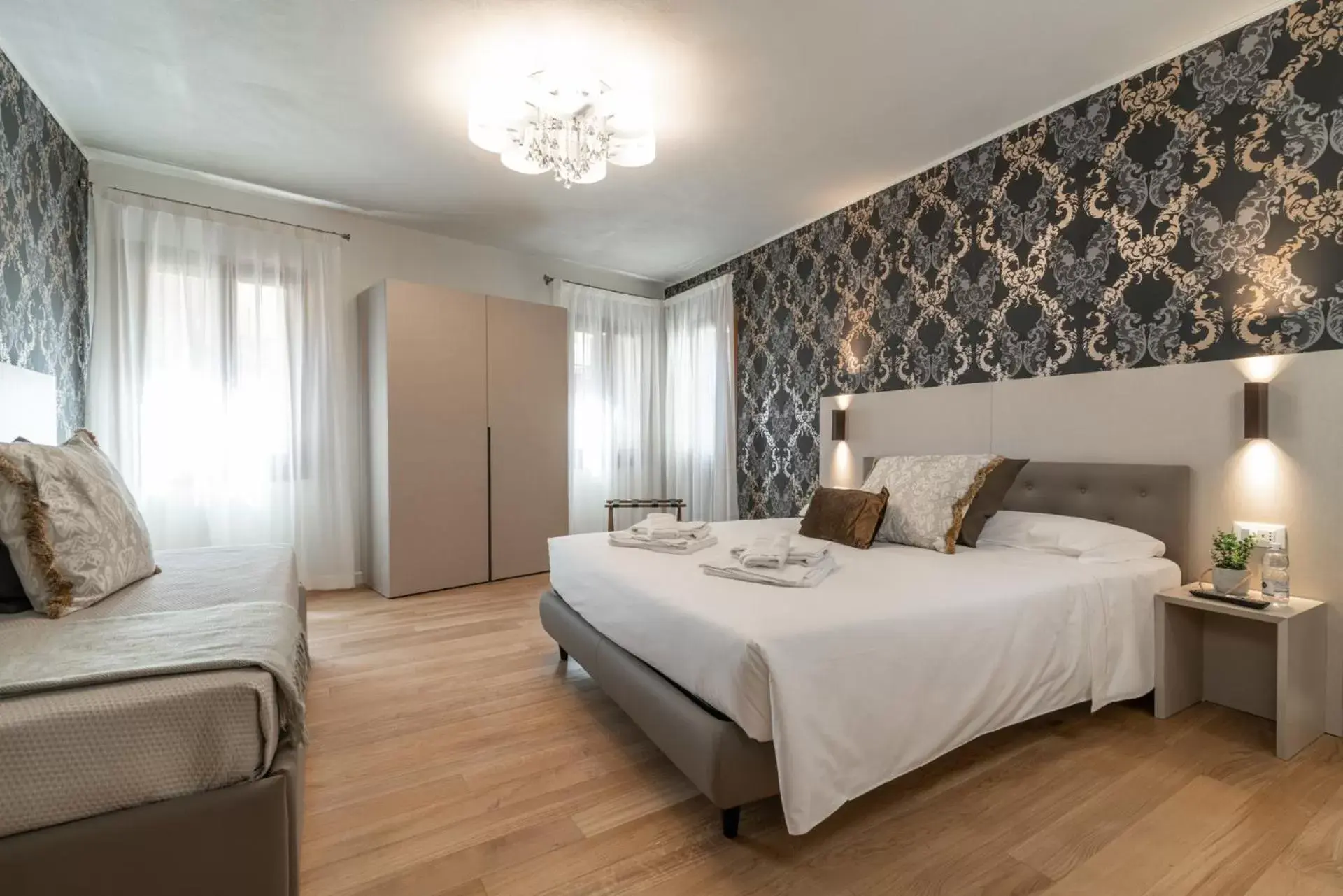 Bedroom, Bed in Grifoni Boutique Hotel