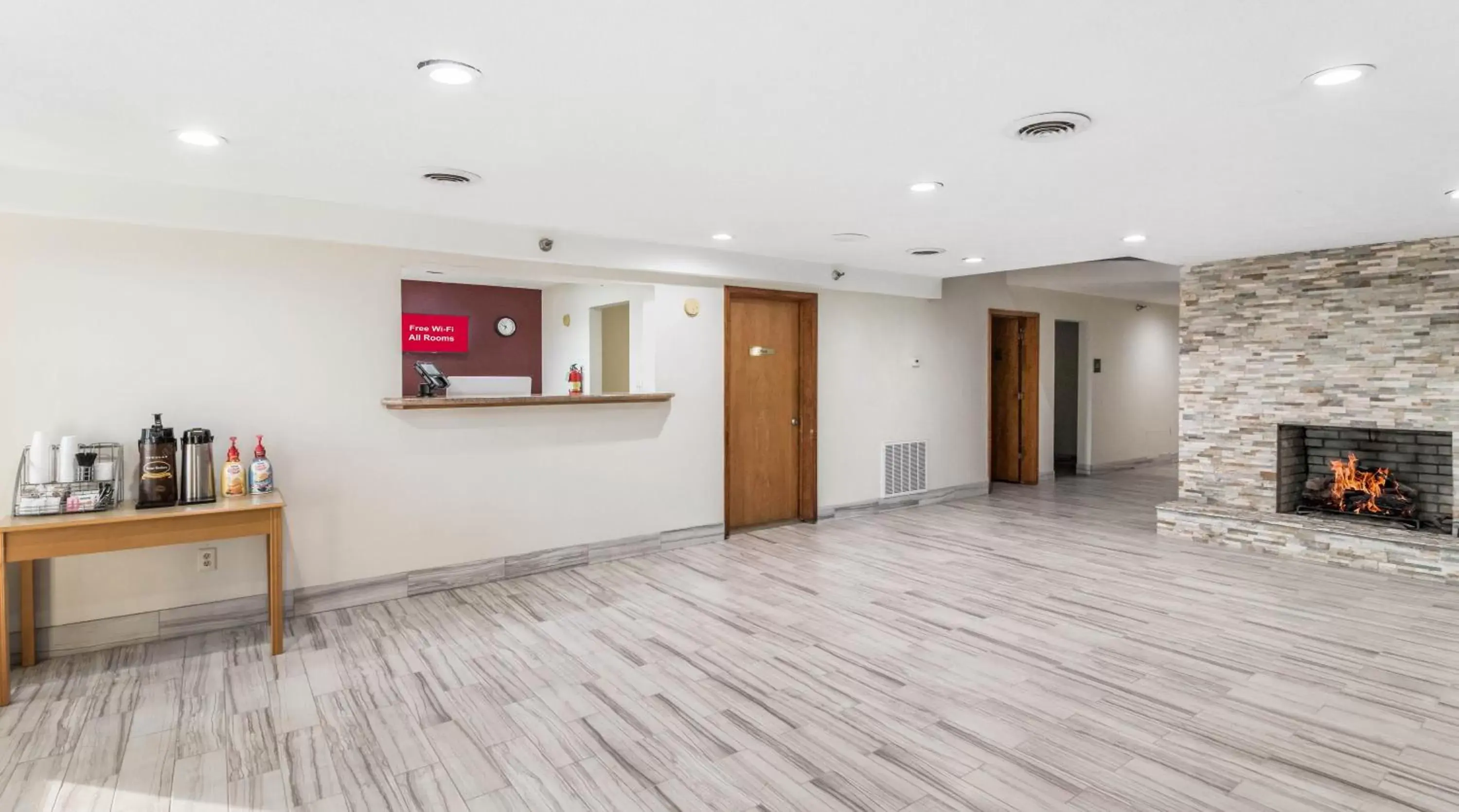 Lobby or reception in Red Roof Inn Cadiz