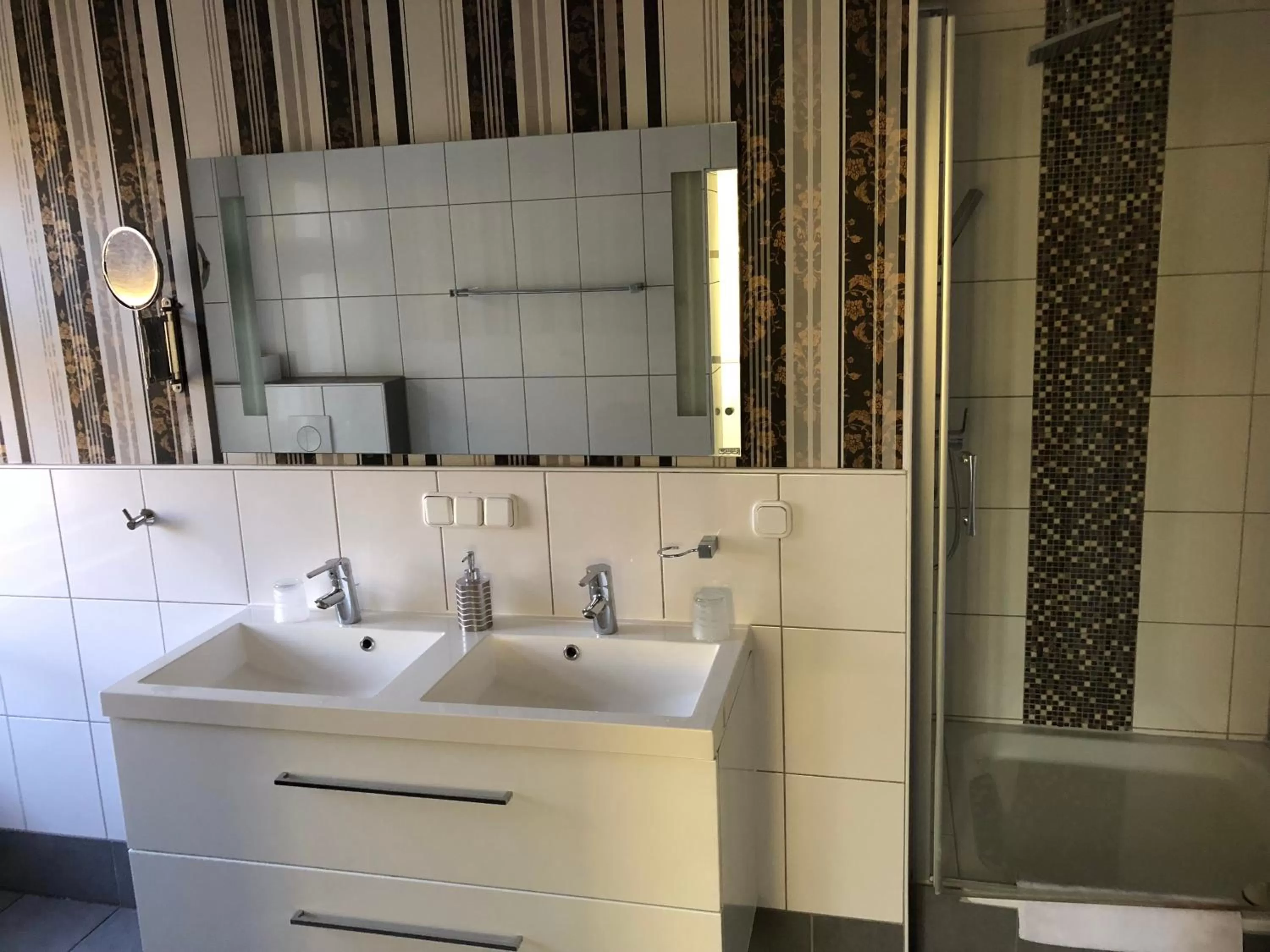 Bathroom in Fettehenne Gästehaus