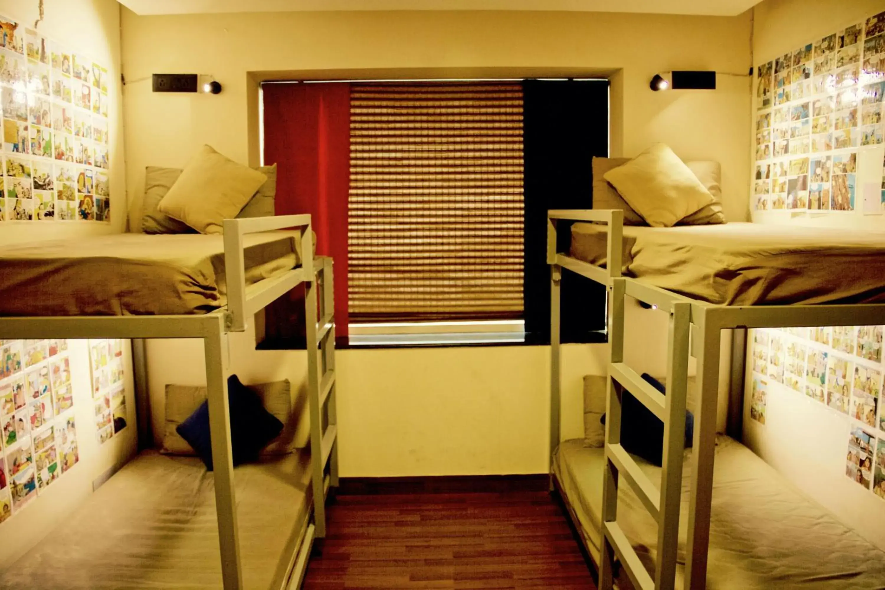 Bunk Bed in goSTOPS Delhi - Rooms & Dorms