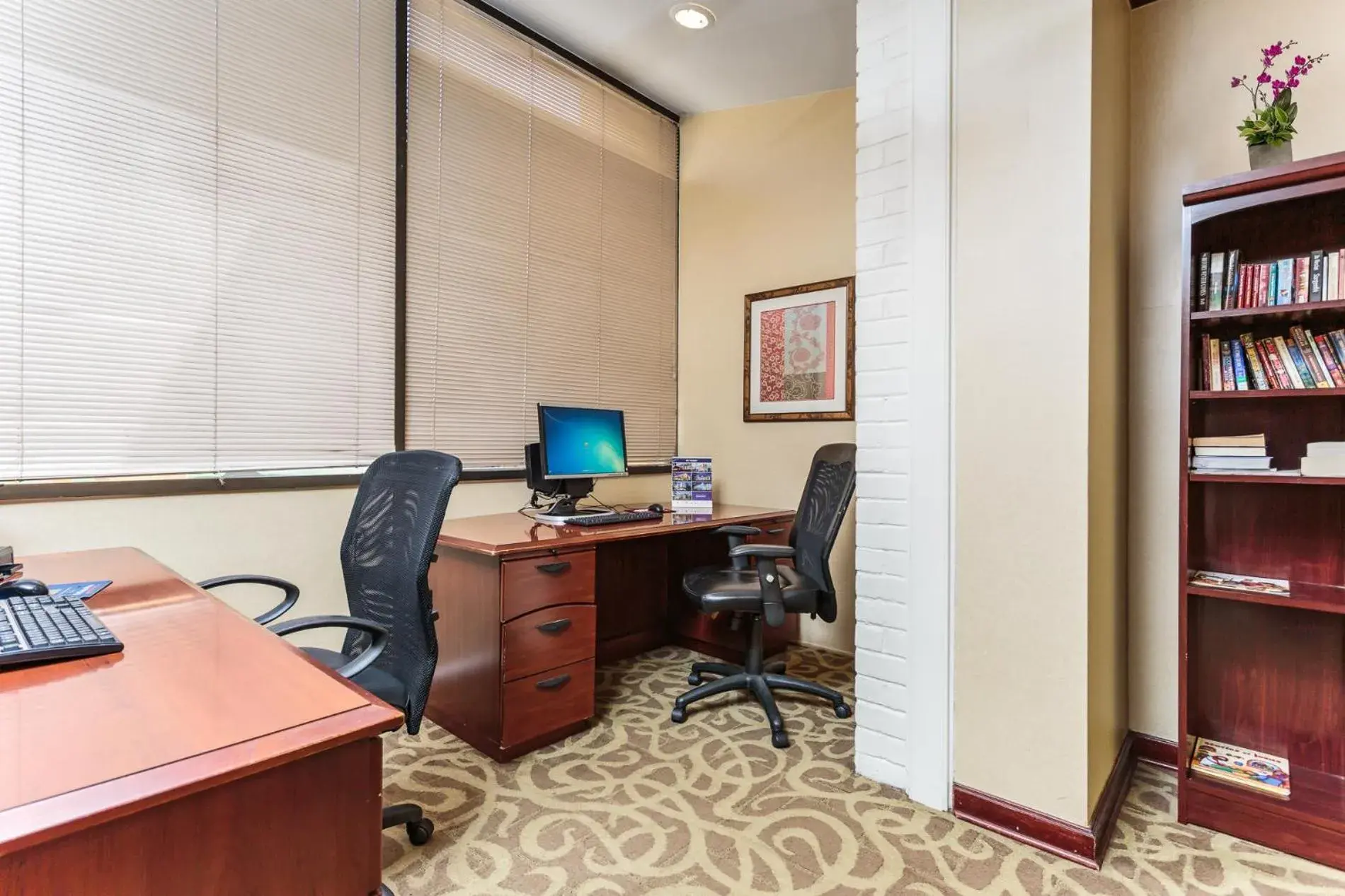Business facilities, Business Area/Conference Room in Best Western Battlefield Inn