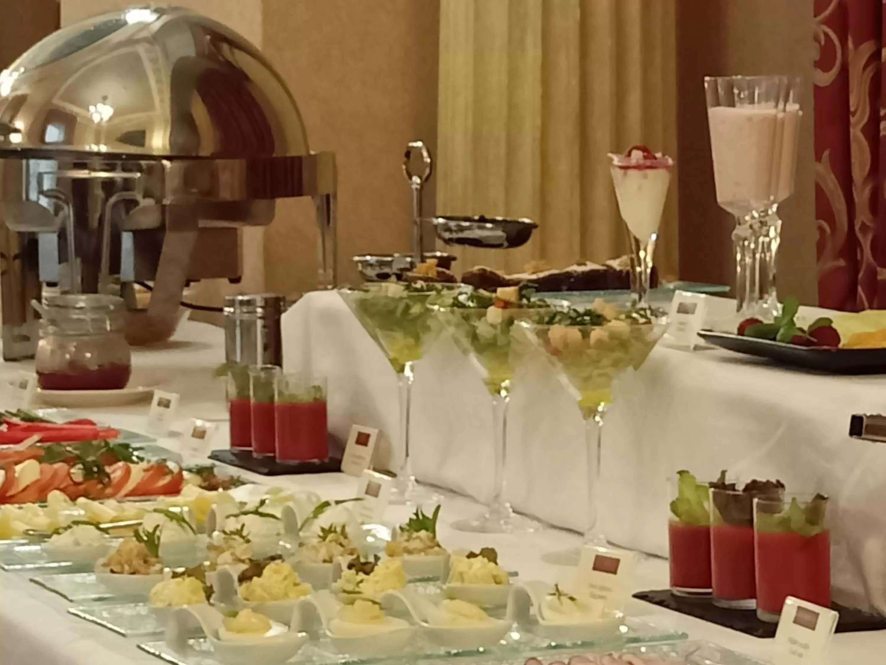 Breakfast in Grand Hotel