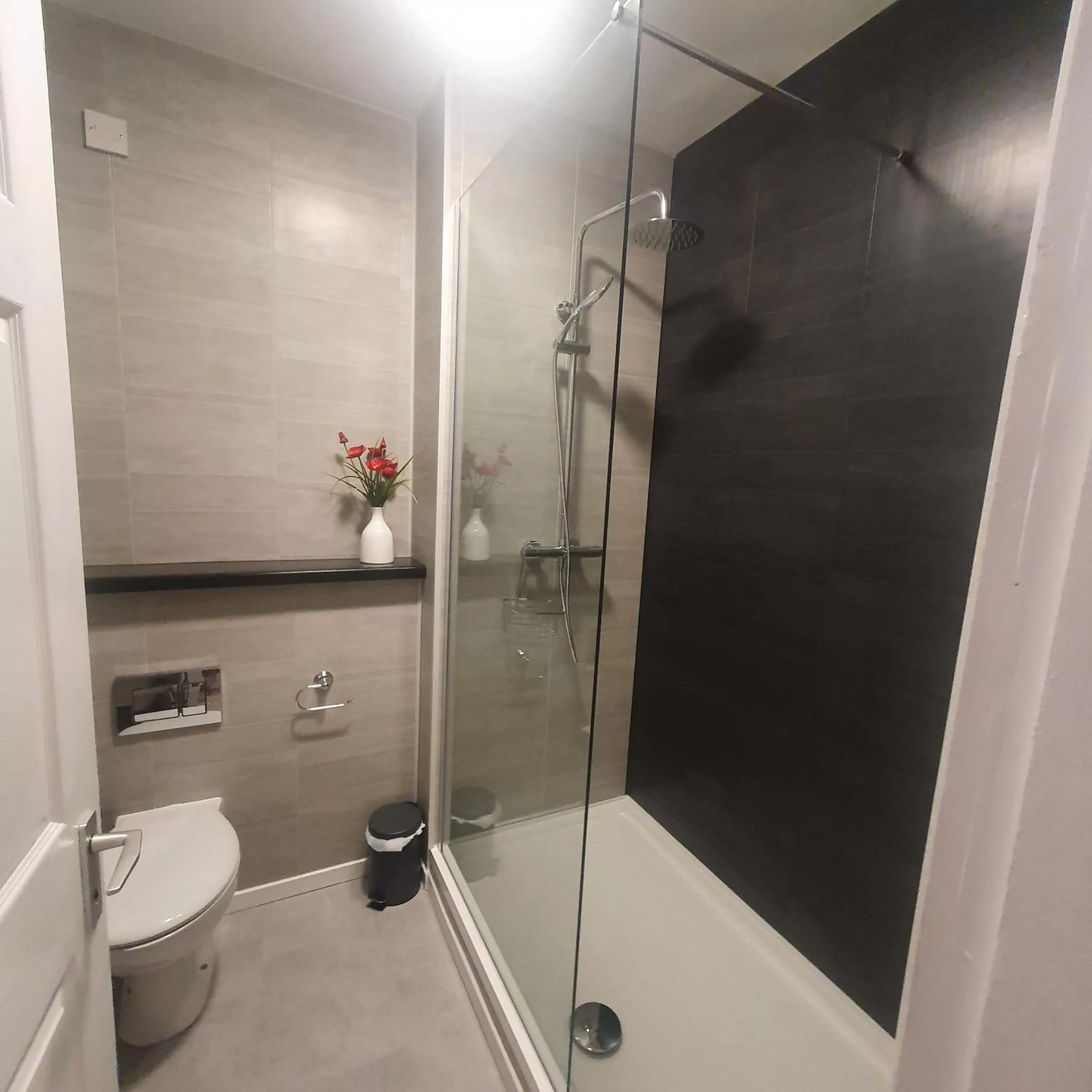 Bathroom in Arch House B&B & Apartments