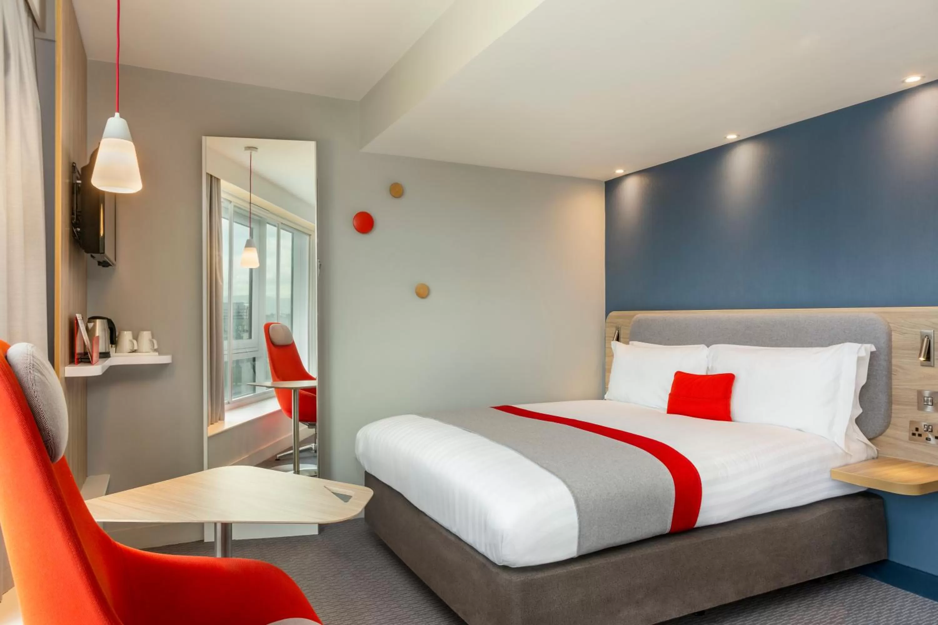 Photo of the whole room, Bed in Holiday Inn Express Dublin City Centre by IHG
