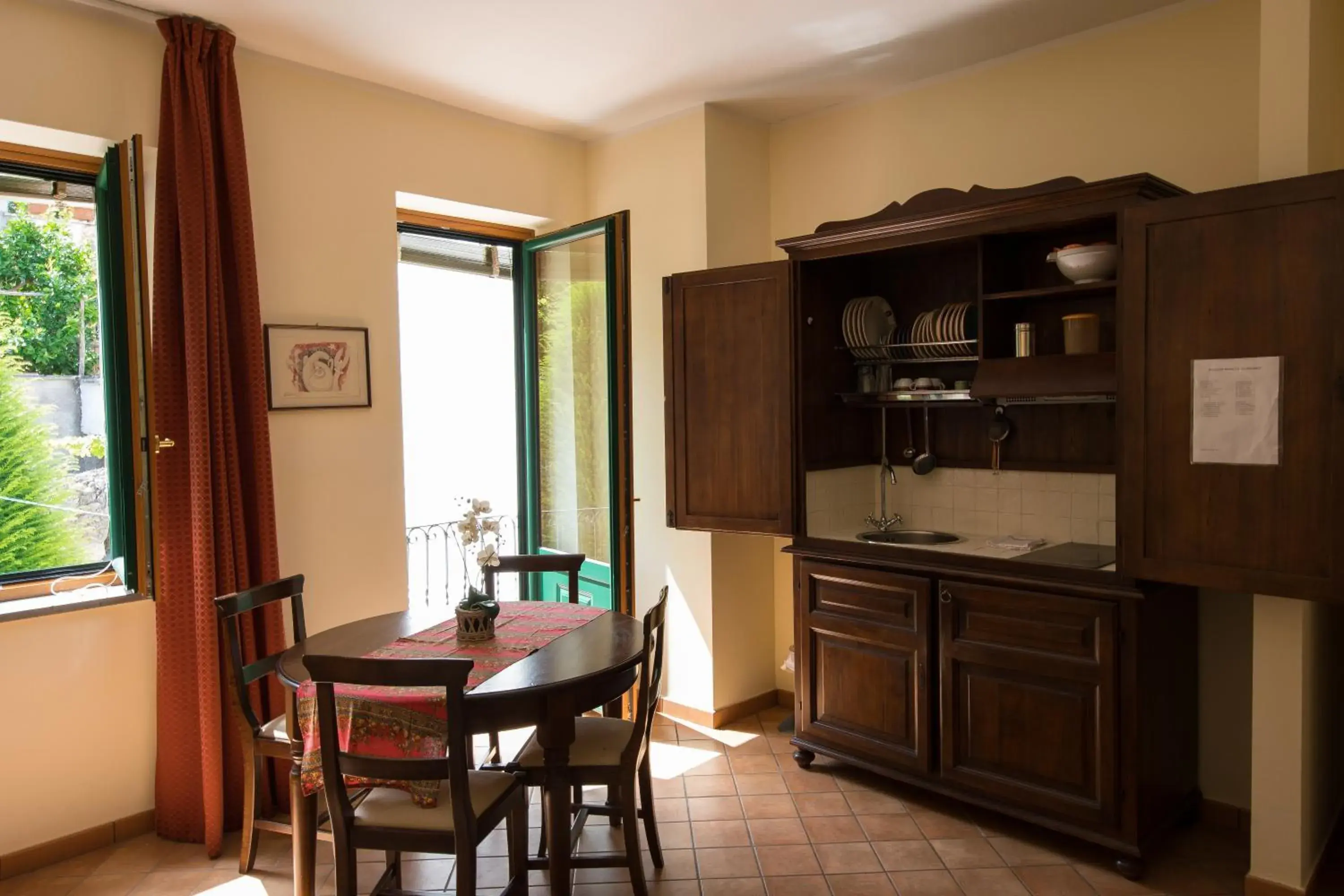 Dining Area in Hotel Scapolatiello