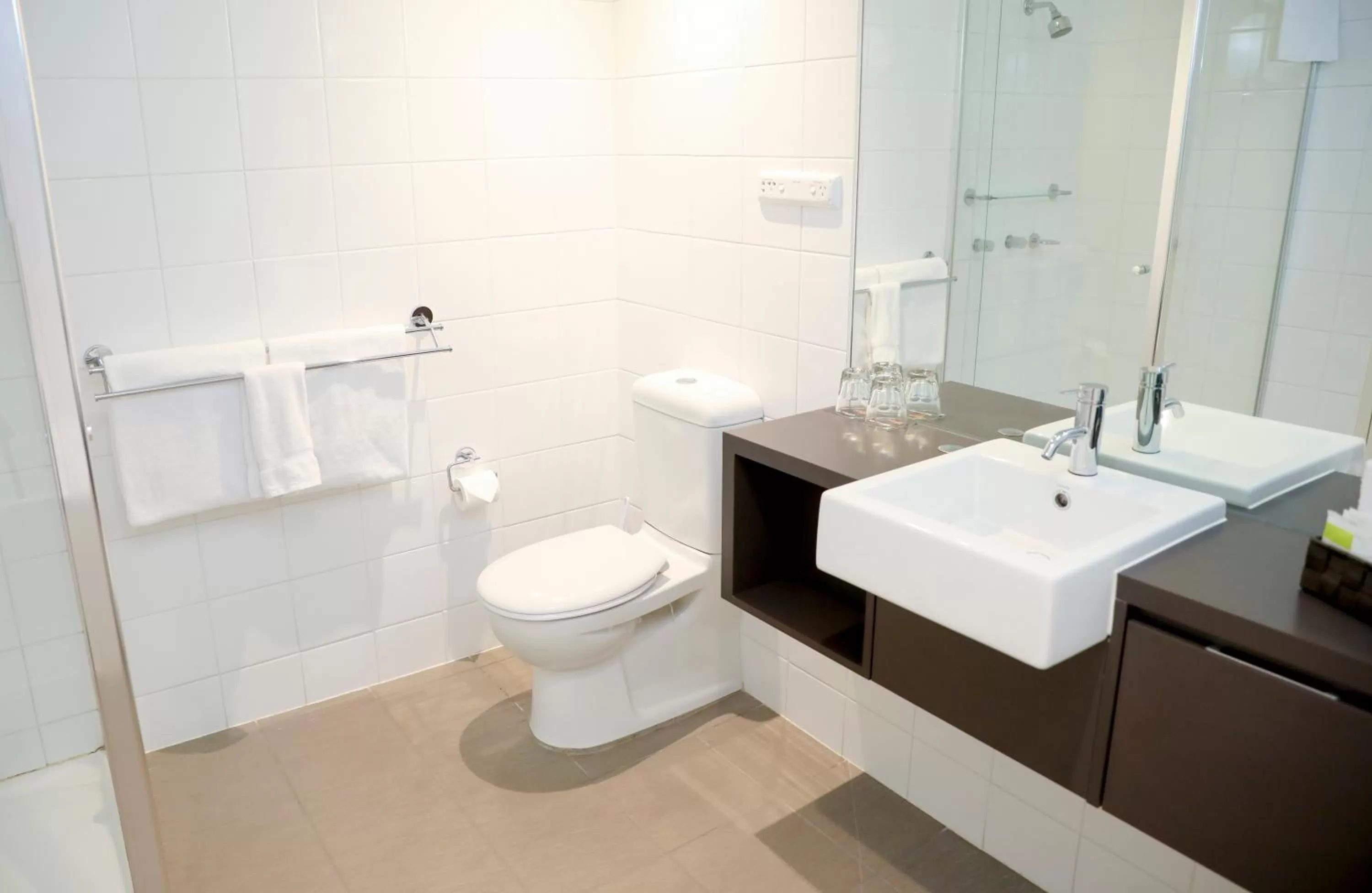 Bathroom in Mantra Melbourne Melton