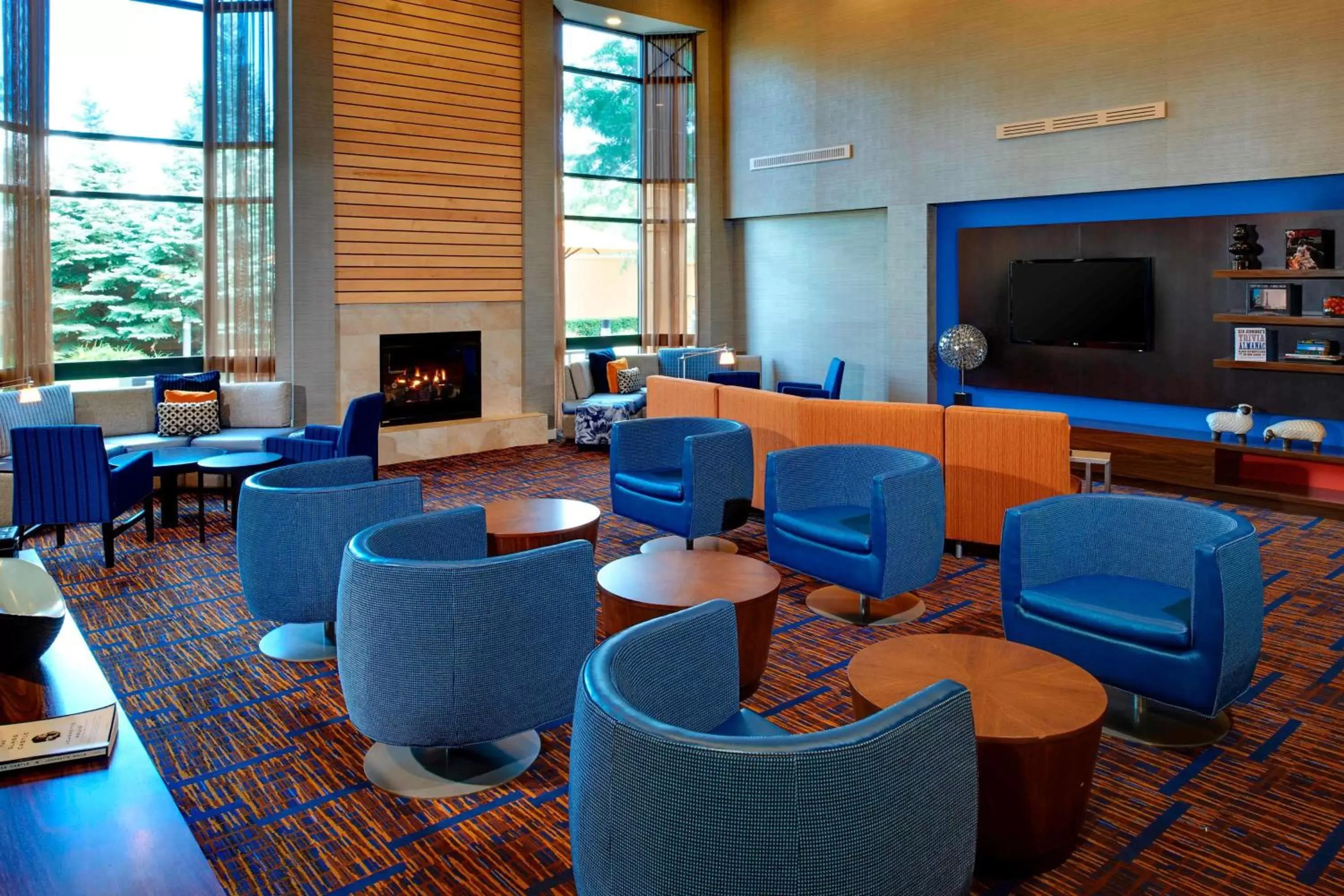Lobby or reception, Lounge/Bar in Sonesta Select Chicago Elgin West Dundee