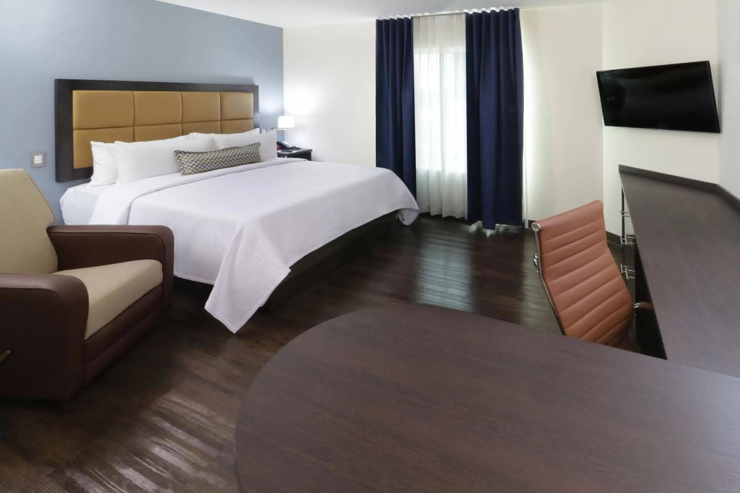 Photo of the whole room, Bed in Candlewood Suites - Queretaro Juriquilla, an IHG Hotel