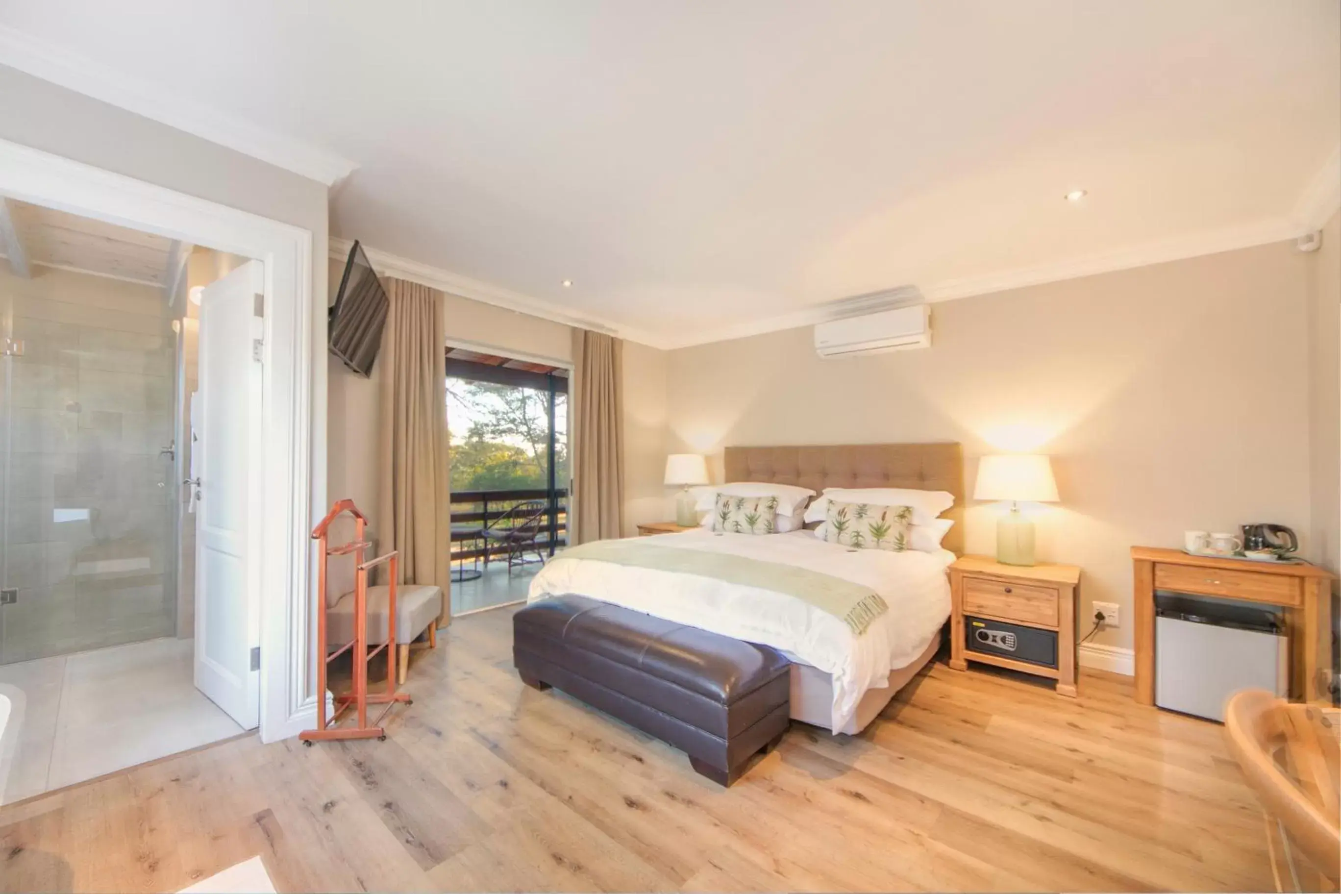 Photo of the whole room, Bed in Amberhall Guesthouse Photo of the whole room, Bed in Amberhall Guesthouse