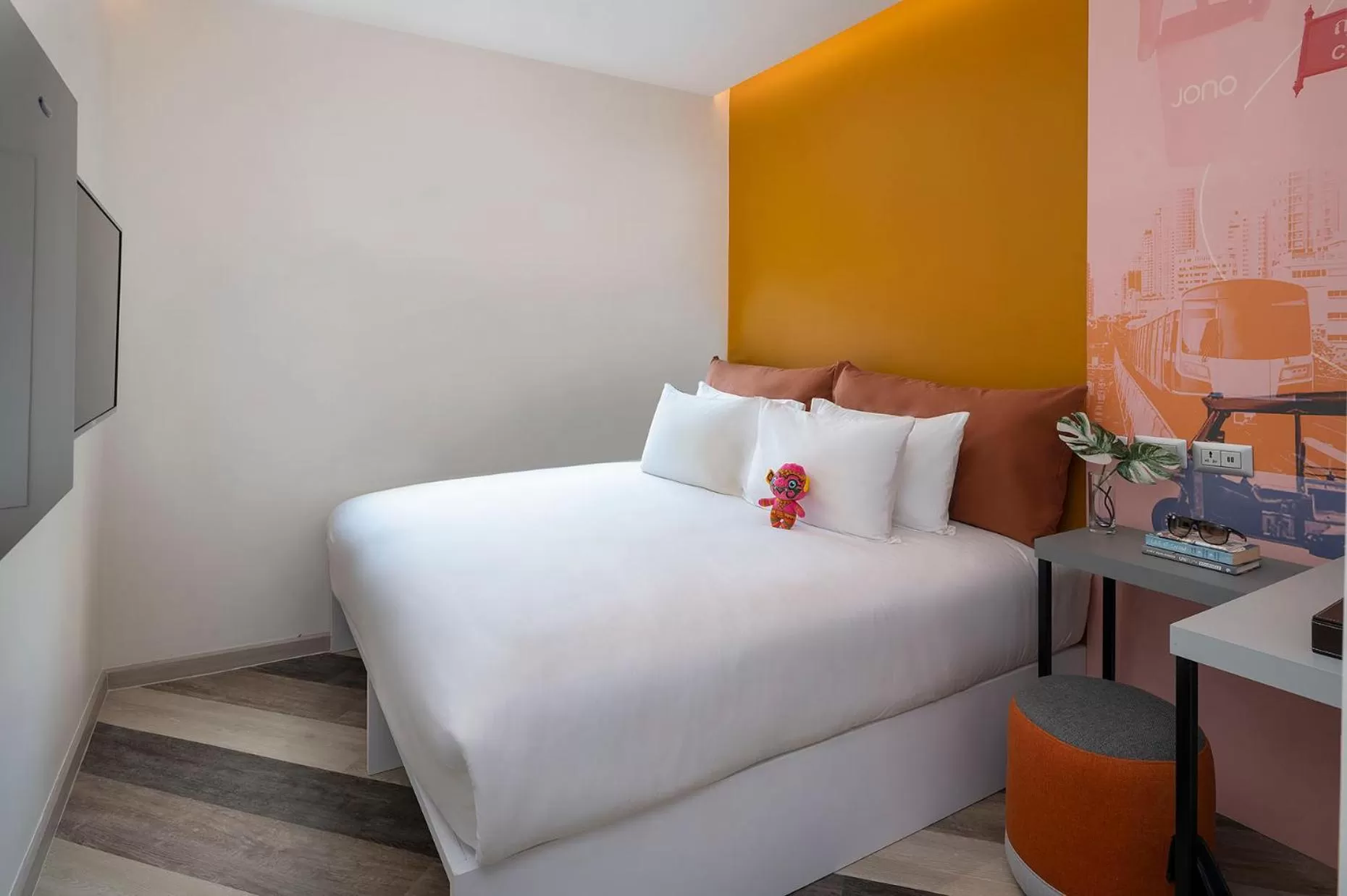 Bed in Jono Bangkok Asok Hotel