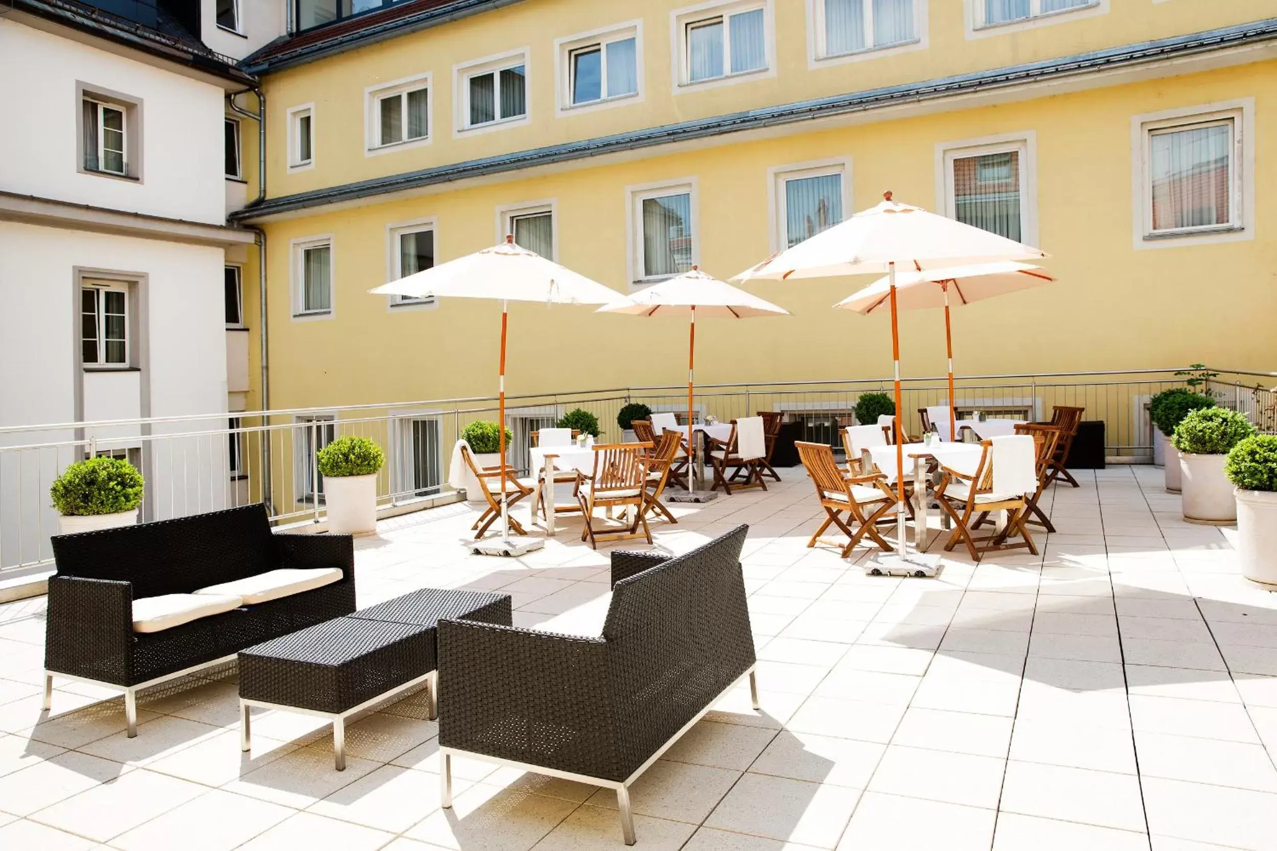 Balcony/Terrace, Restaurant/Places to Eat in Hotel Sandwirth