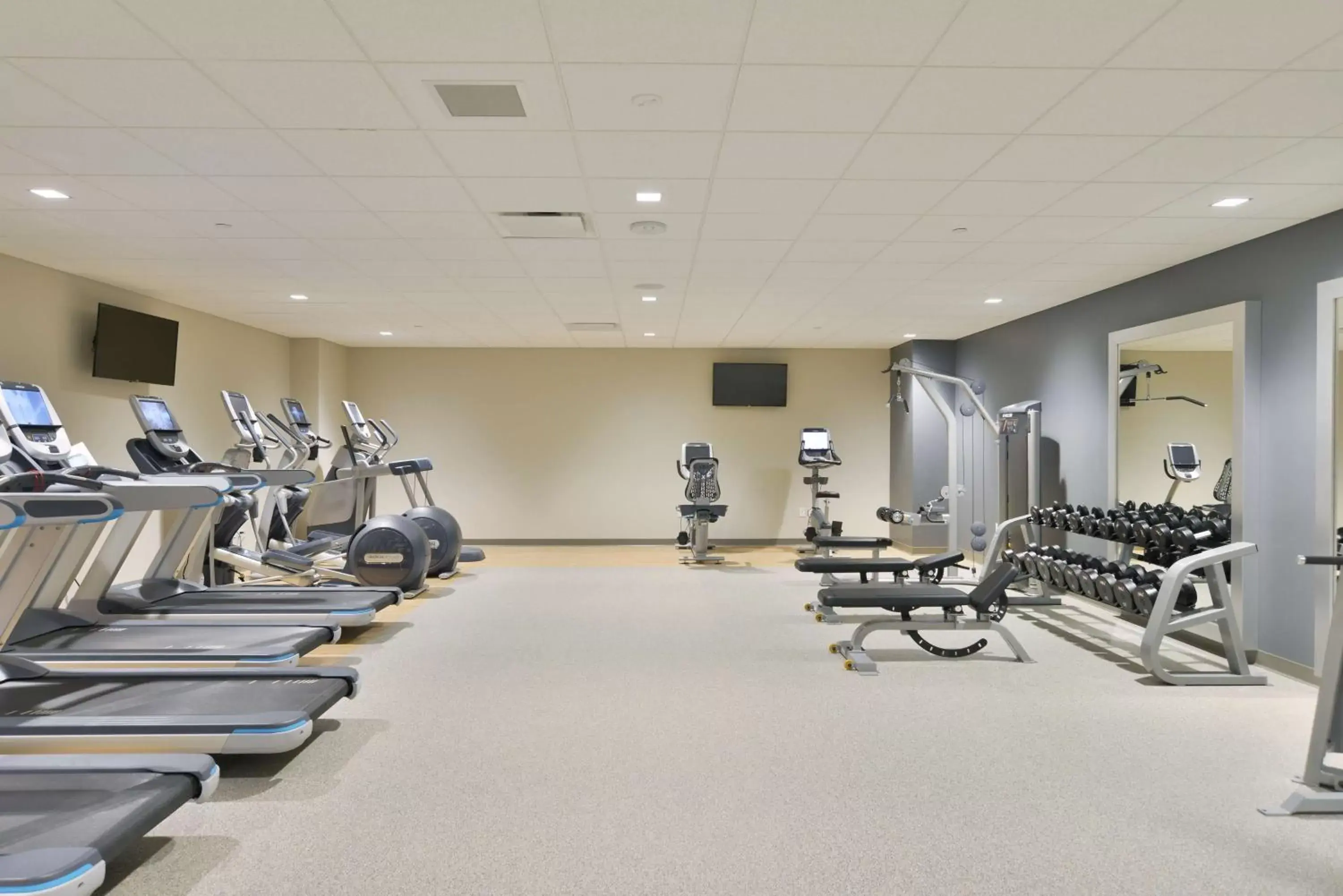 Fitness centre/facilities, Fitness Center/Facilities in The Lismore Hotel Eau Claire - a DoubleTree by Hilton