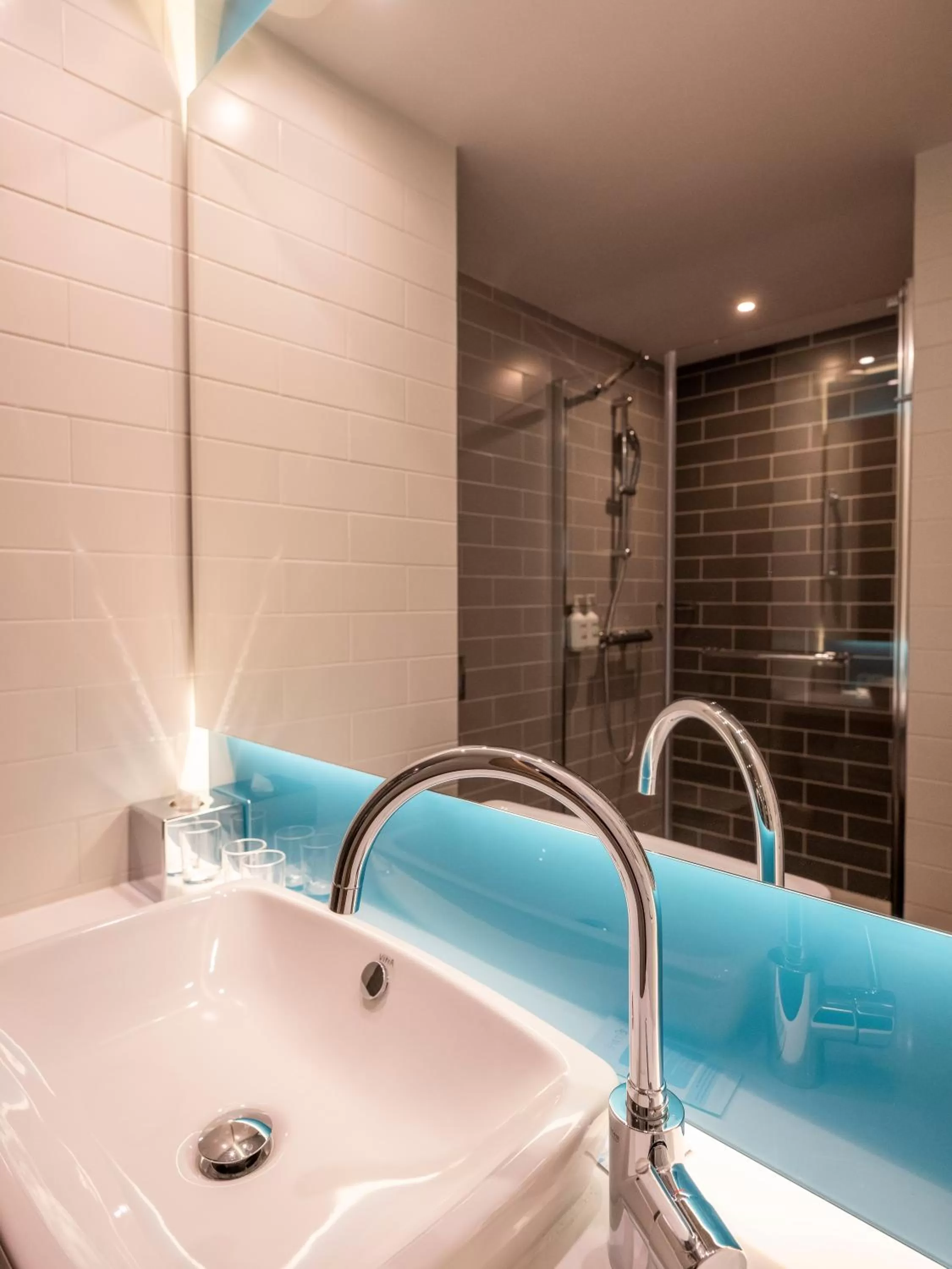 Shower in Holiday Inn Express - Nice - Grand Arenas by IHG