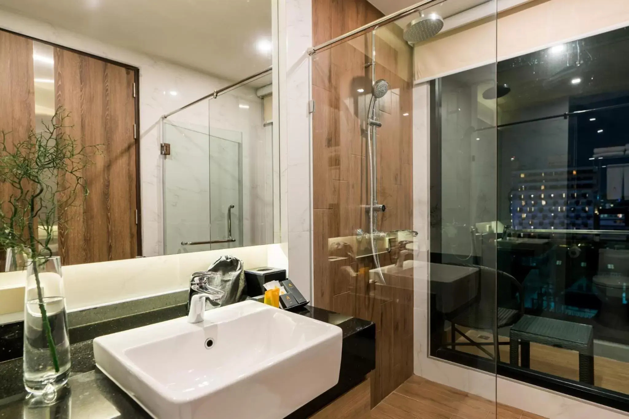 Bathroom in Acqua Hotel