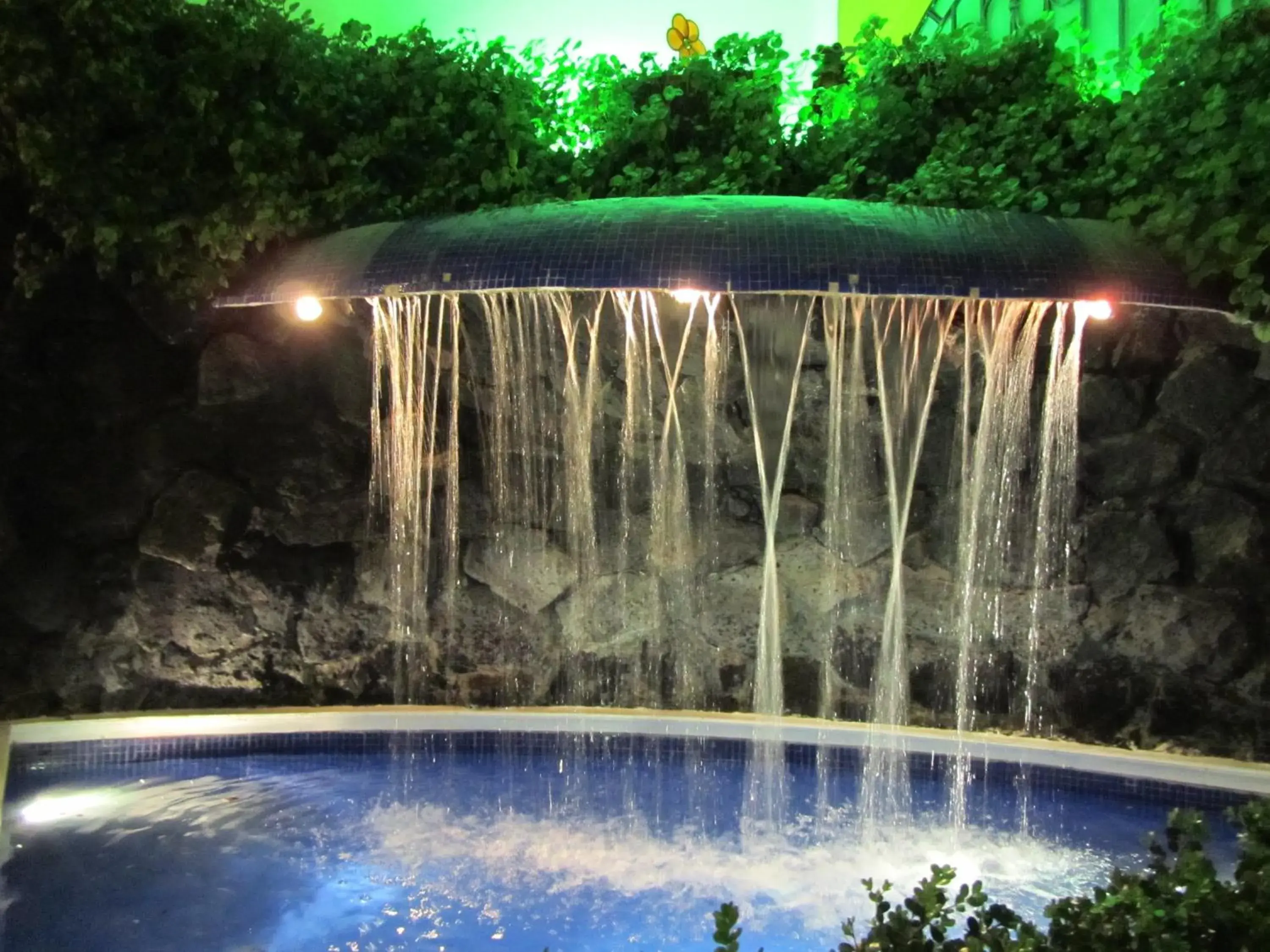 Swimming Pool in Hotel Colonial