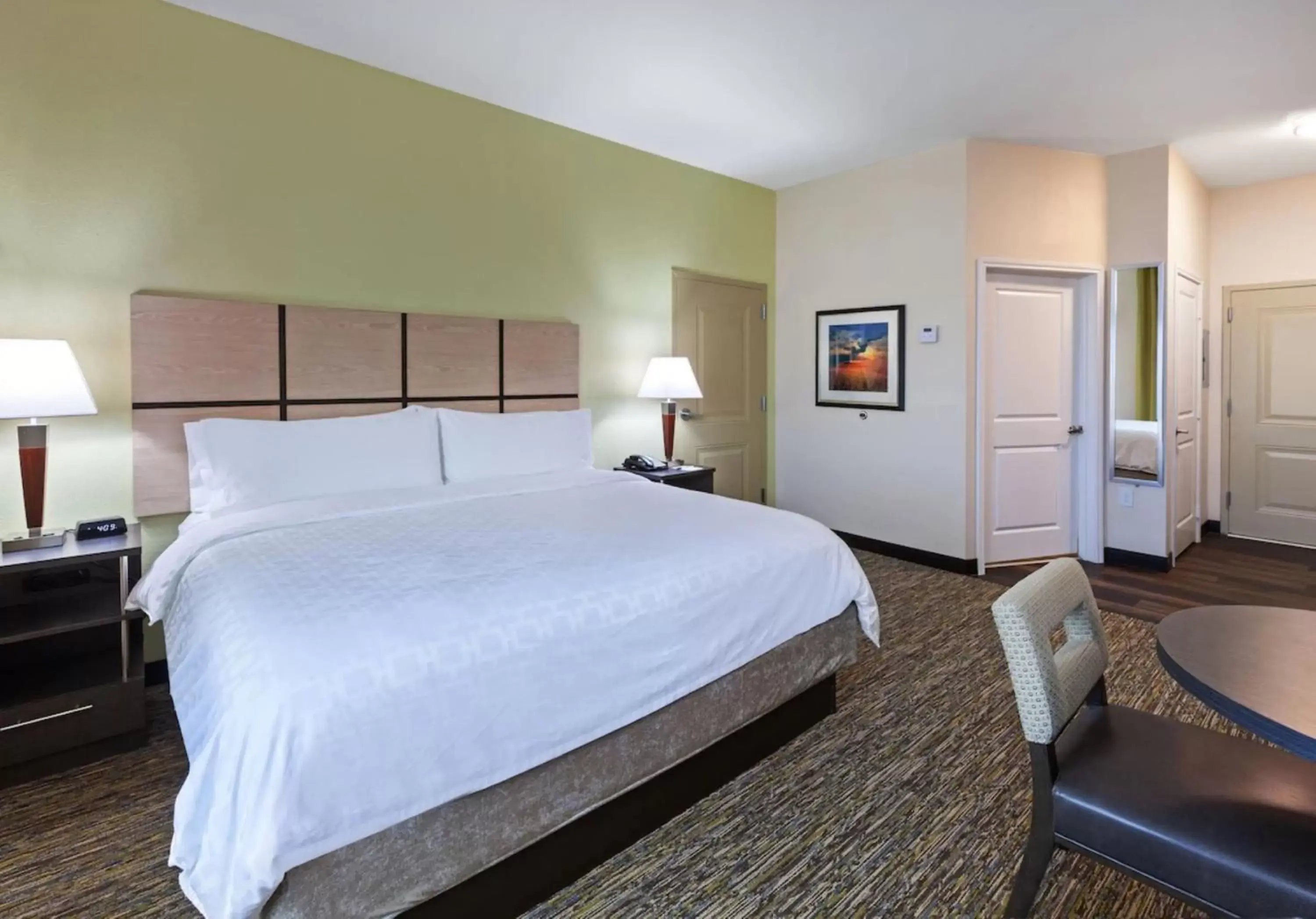 Photo of the whole room, Bed in Candlewood Suites Midland, an IHG Hotel
